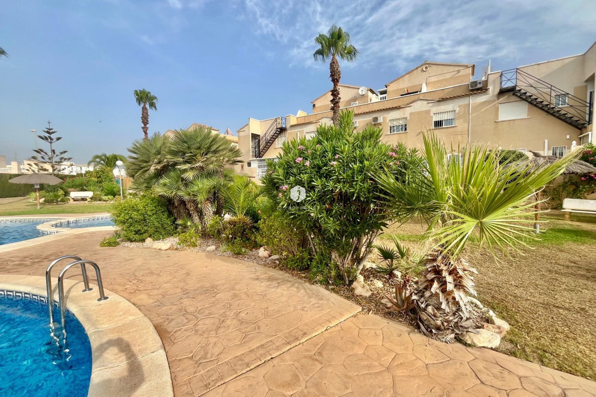 Resale - Bungalow -
Orihuela Costa - La Chismosa