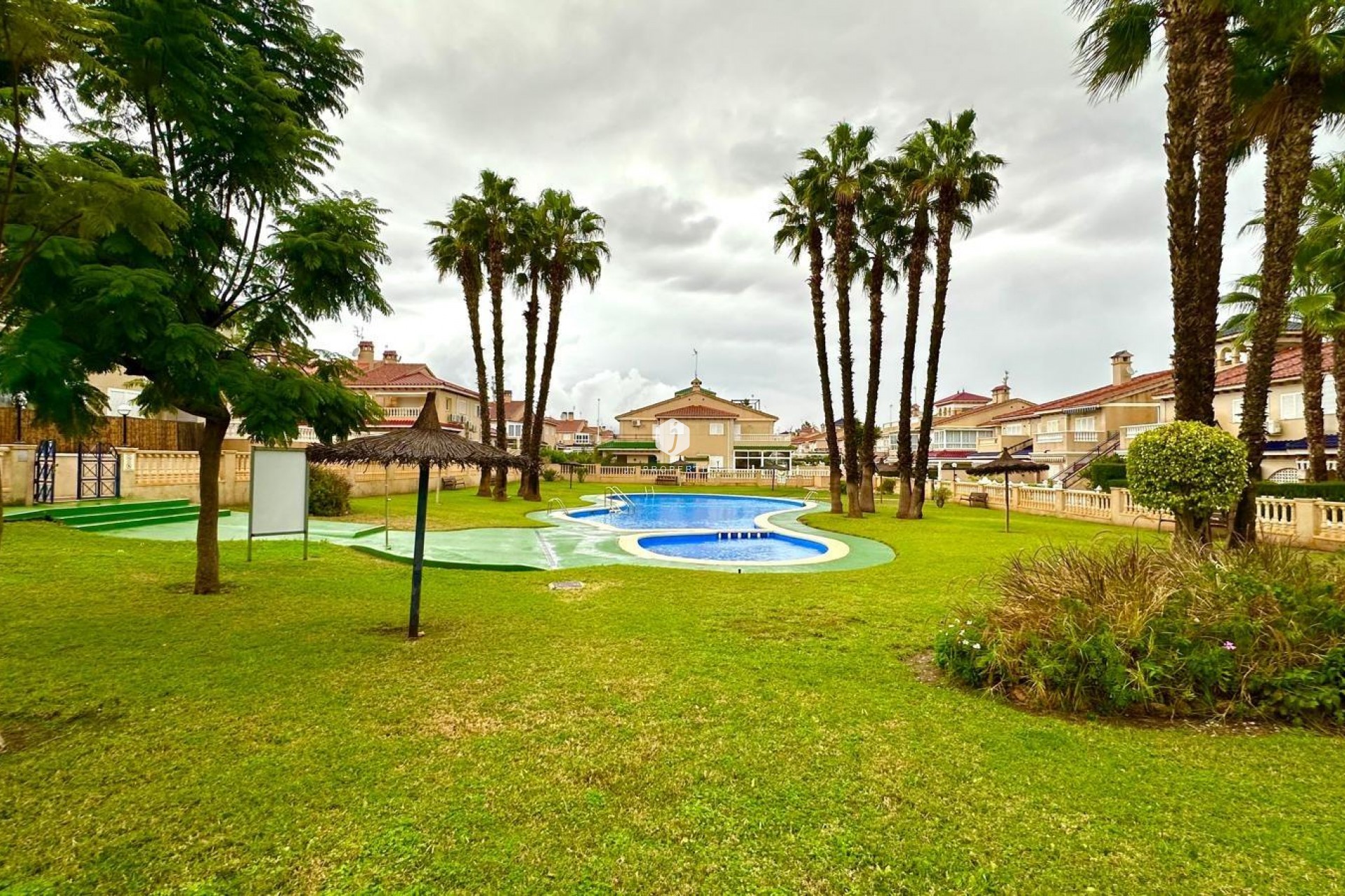 Resale - Bungalow -
Orihuela Costa - Playa Flamenca Norte