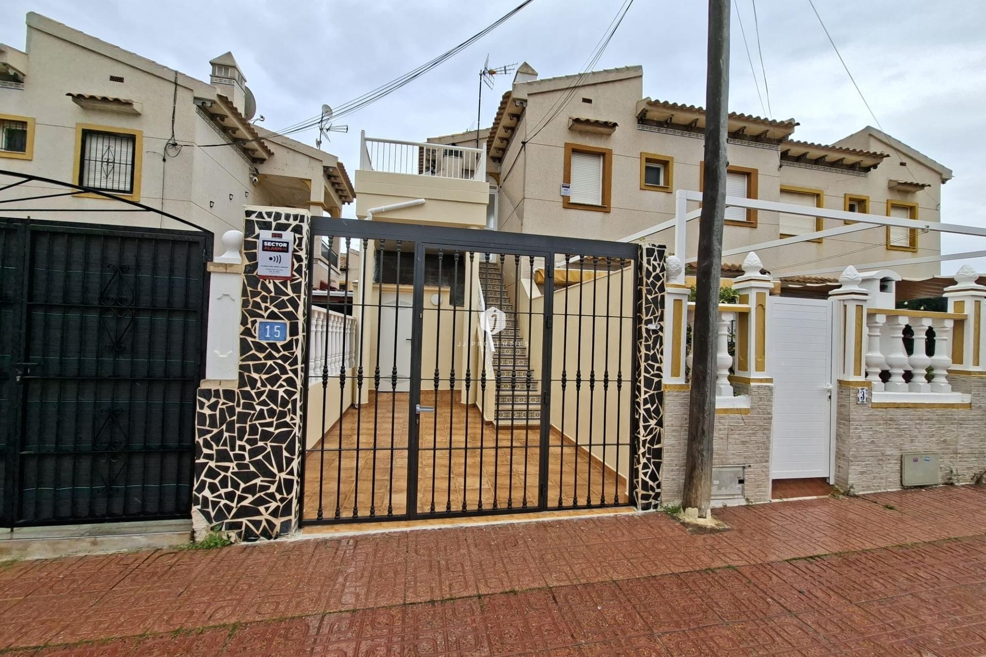 Resale - Bungalow -
Orihuela Costa - Punta Prima