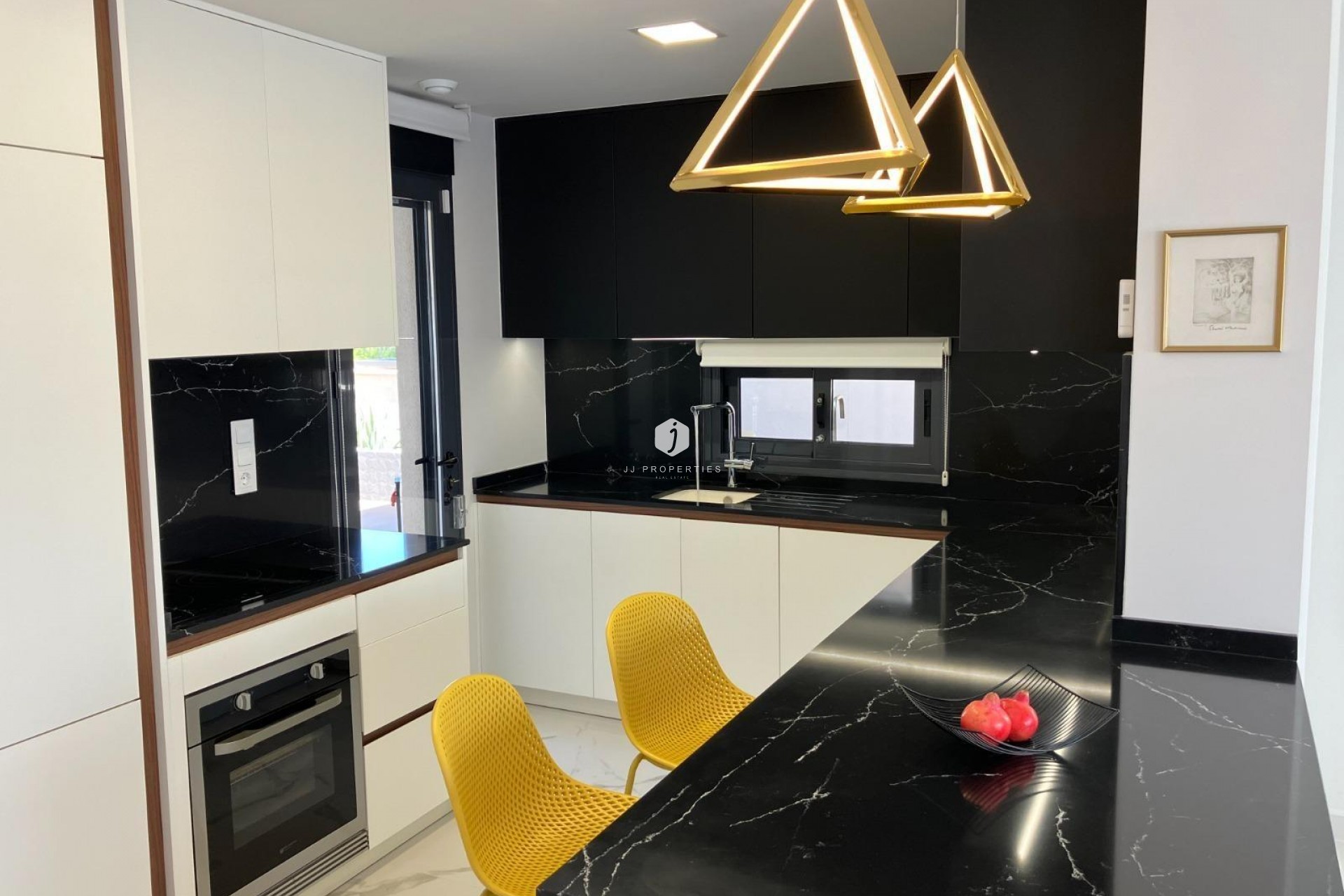 Resale - Bungalow -
San Miguel de Salinas - Las Colinas