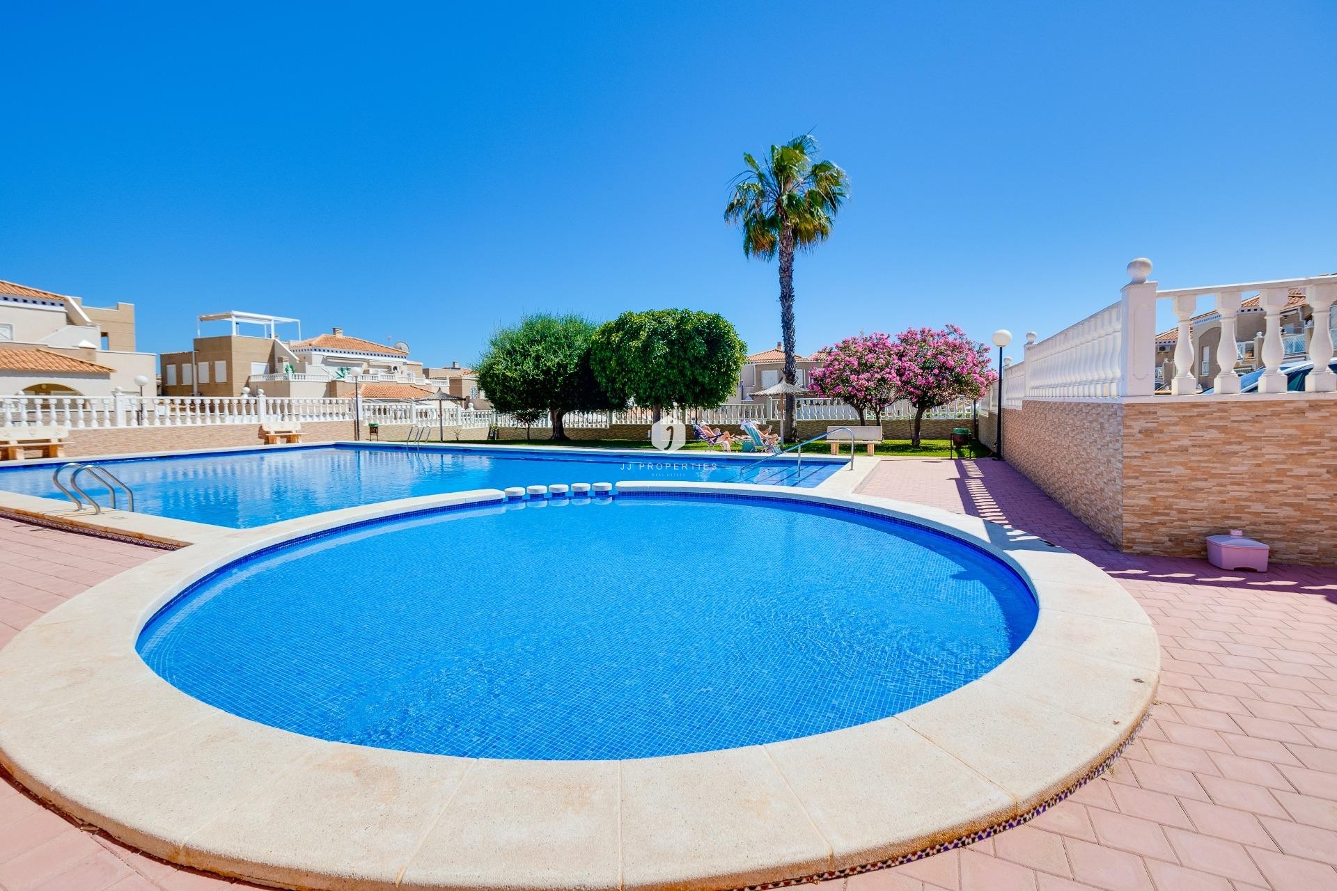 Resale - Bungalow -
Torrevieja - Aguas Nuevas 1