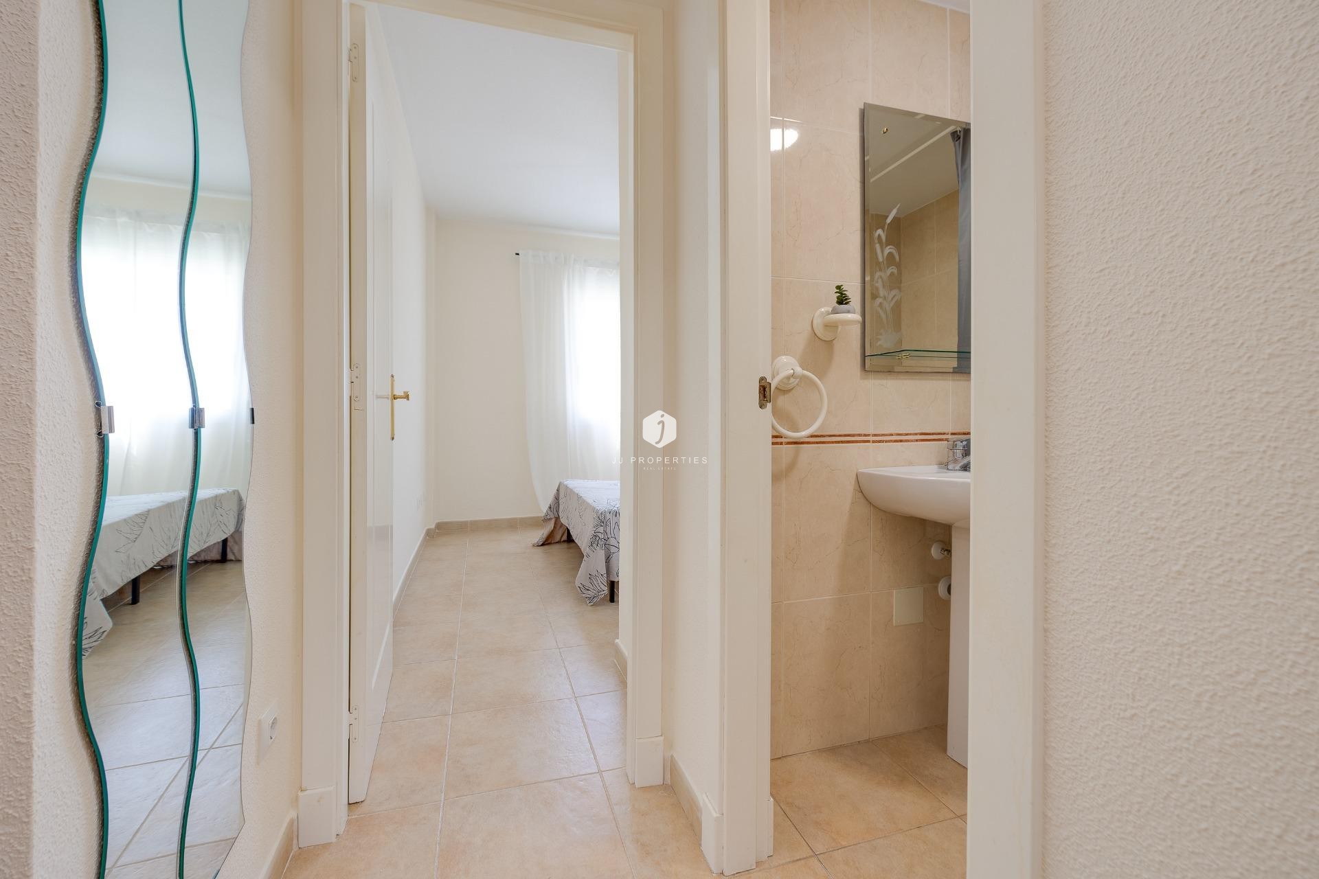 Resale - Bungalow -
Torrevieja - Aguas Nuevas 1