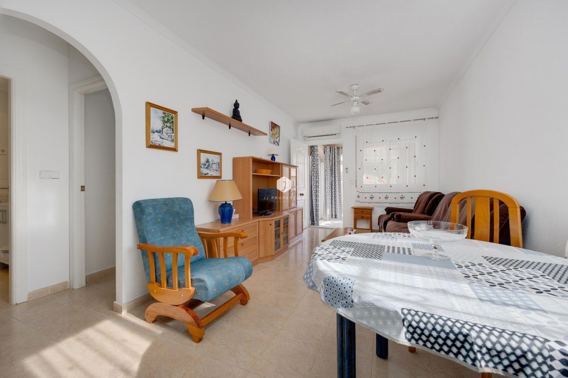 Resale - Bungalow -
Torrevieja - Aguas Nuevas 2