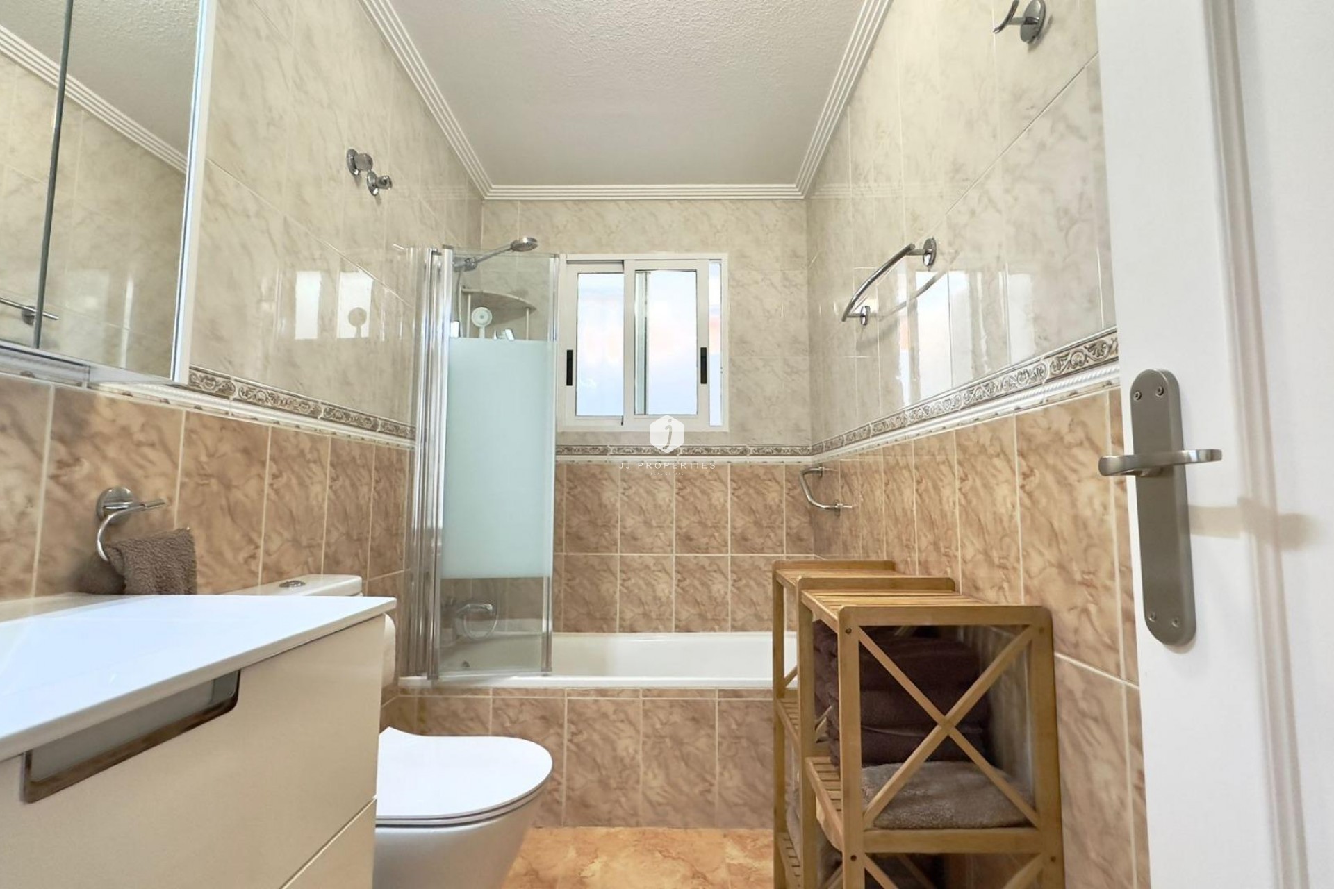 Resale - Bungalow -
Torrevieja - Centro