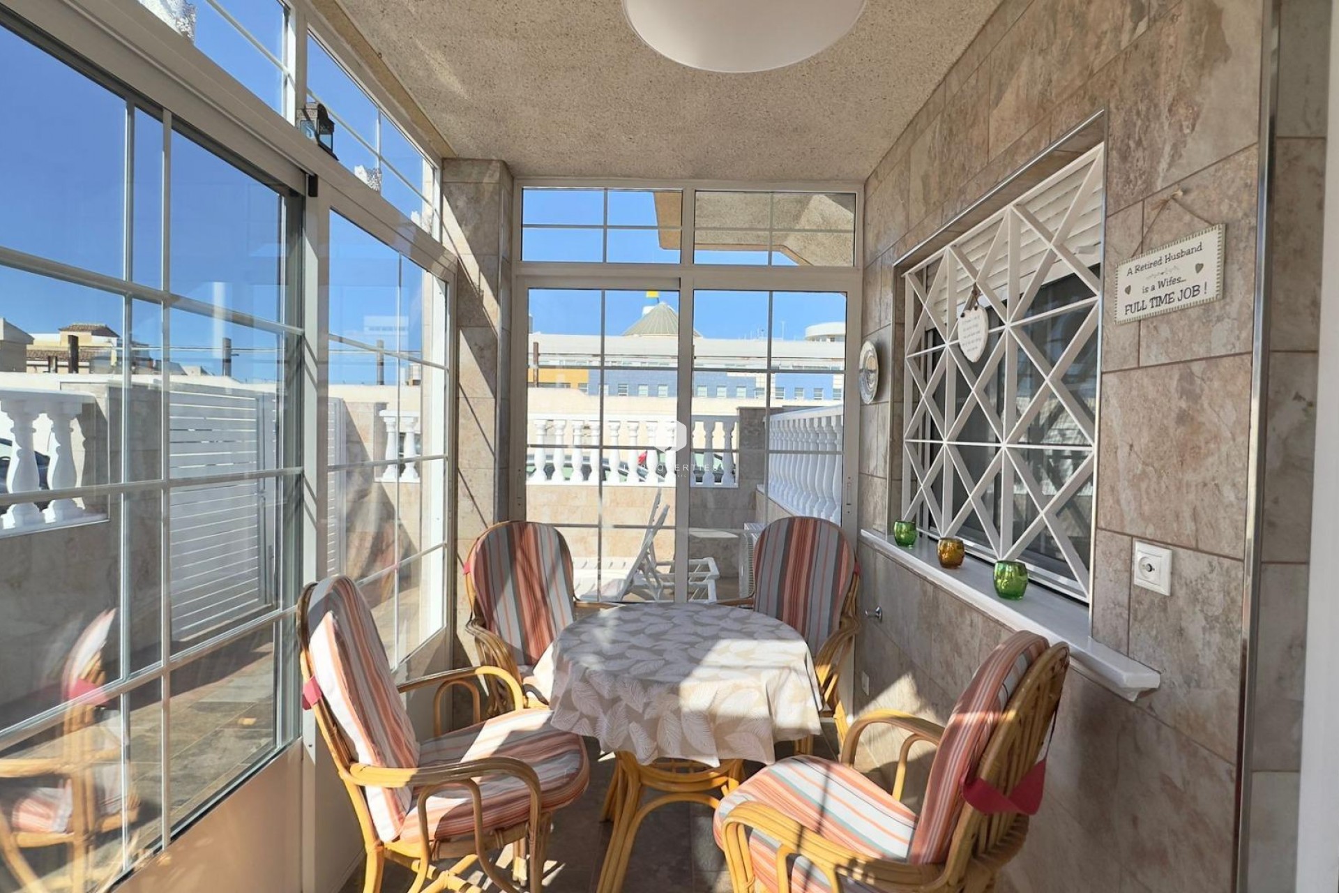 Resale - Bungalow -
Torrevieja - Centro