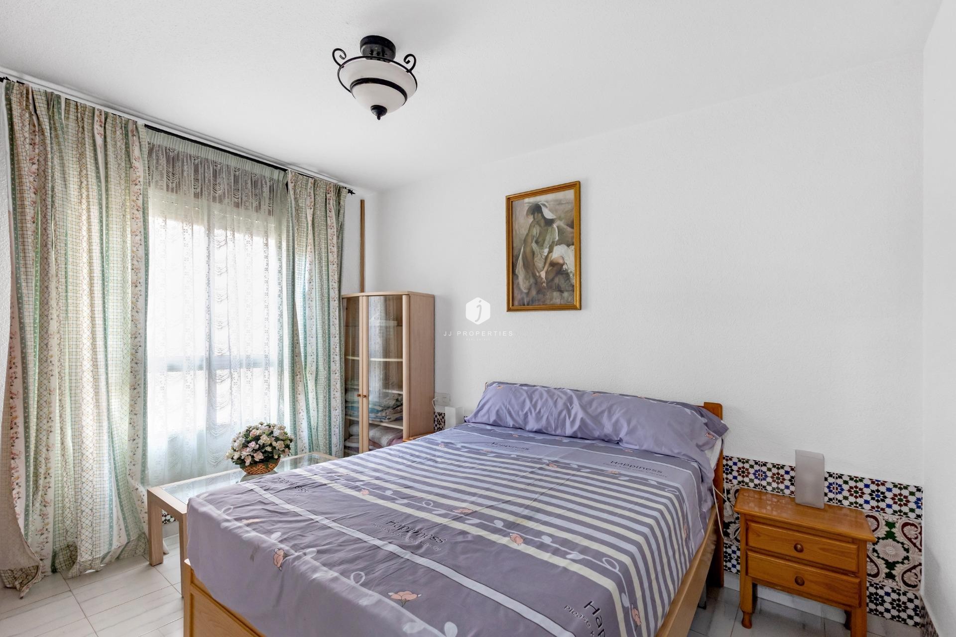 Resale - Bungalow -
Torrevieja - Centro