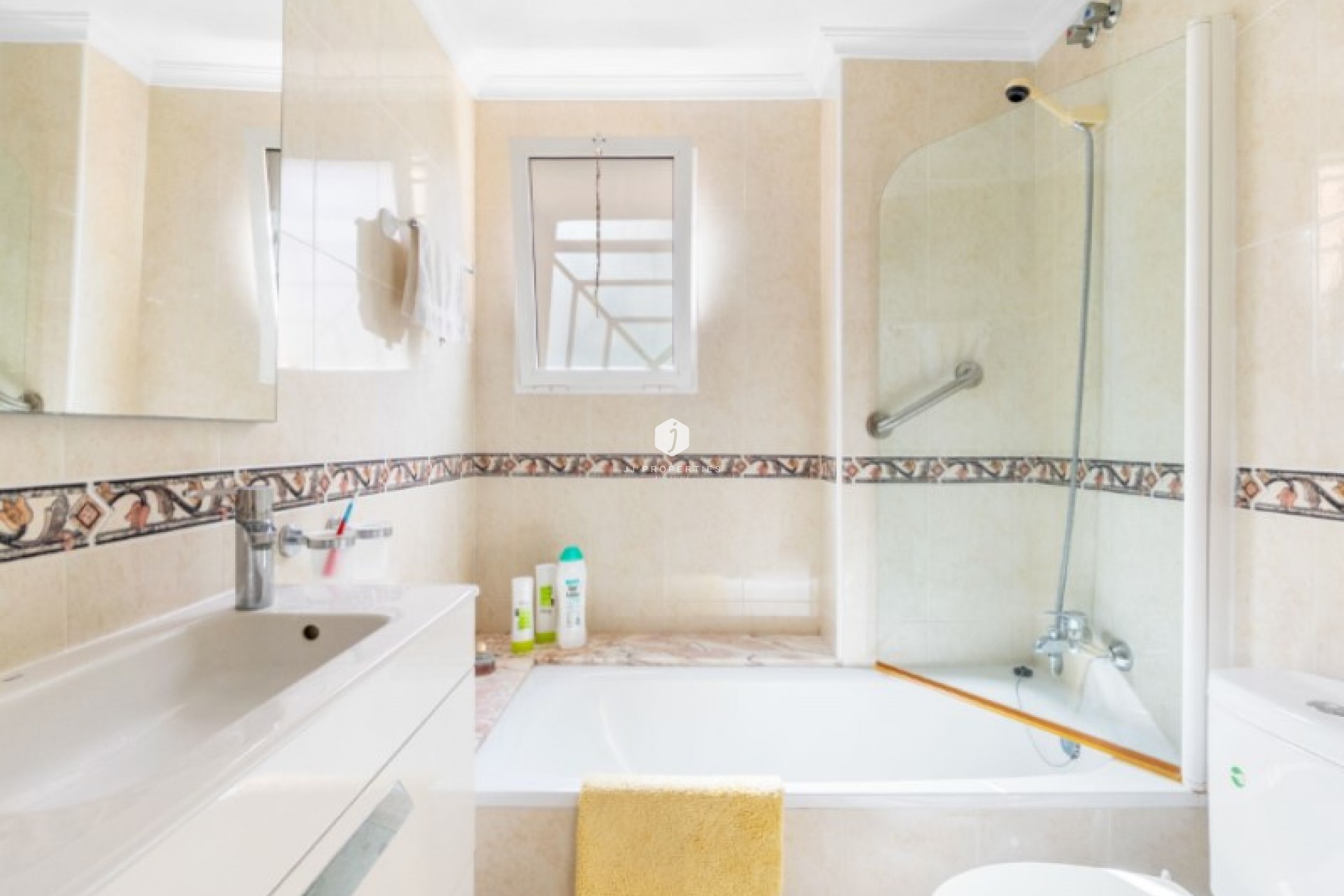 Resale - Bungalow -
Torrevieja - Costa Blanca