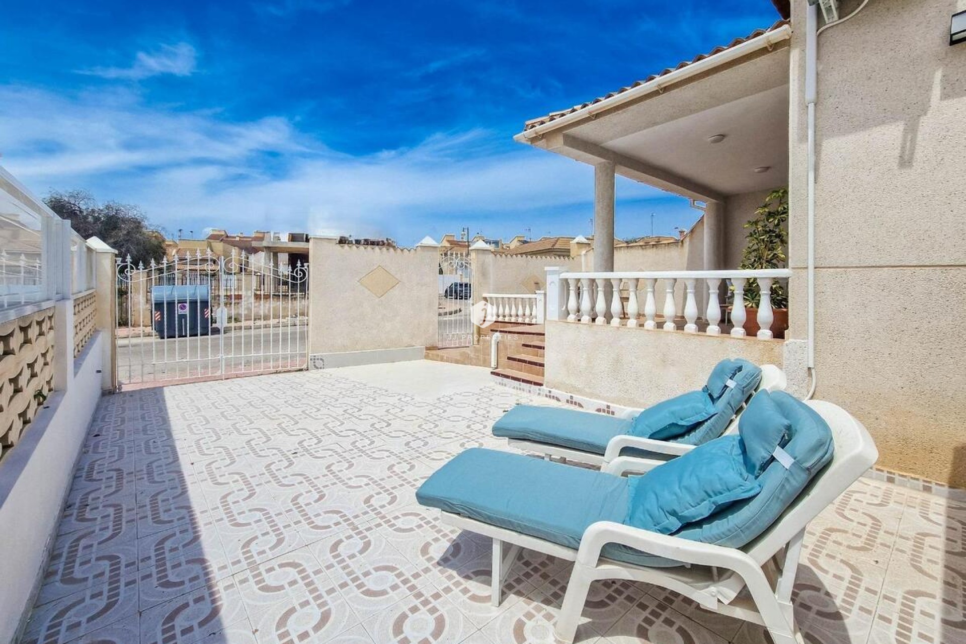 Resale - Bungalow -
Torrevieja - Costa Blanca