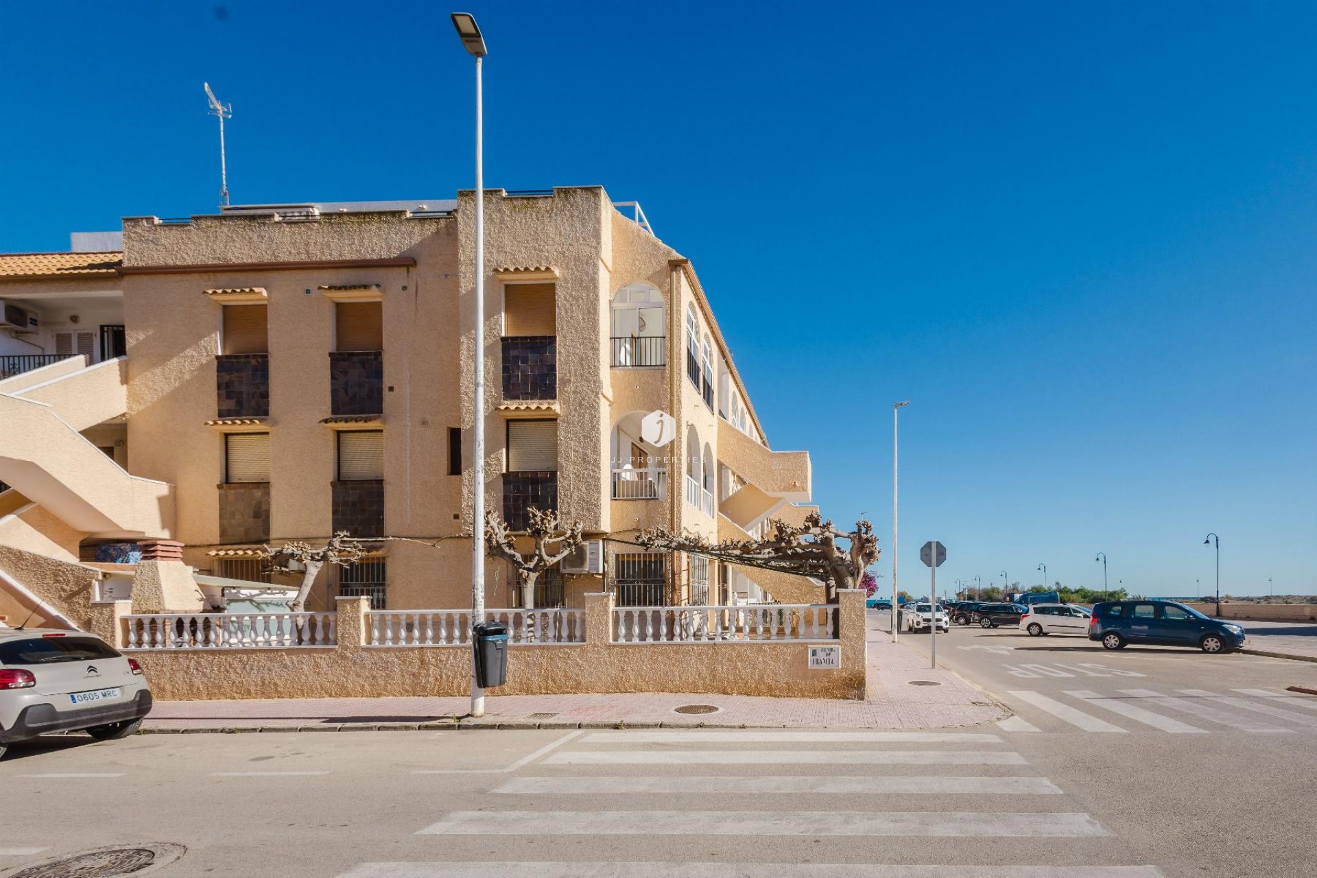 Resale - Bungalow -
Torrevieja - Costa Blanca