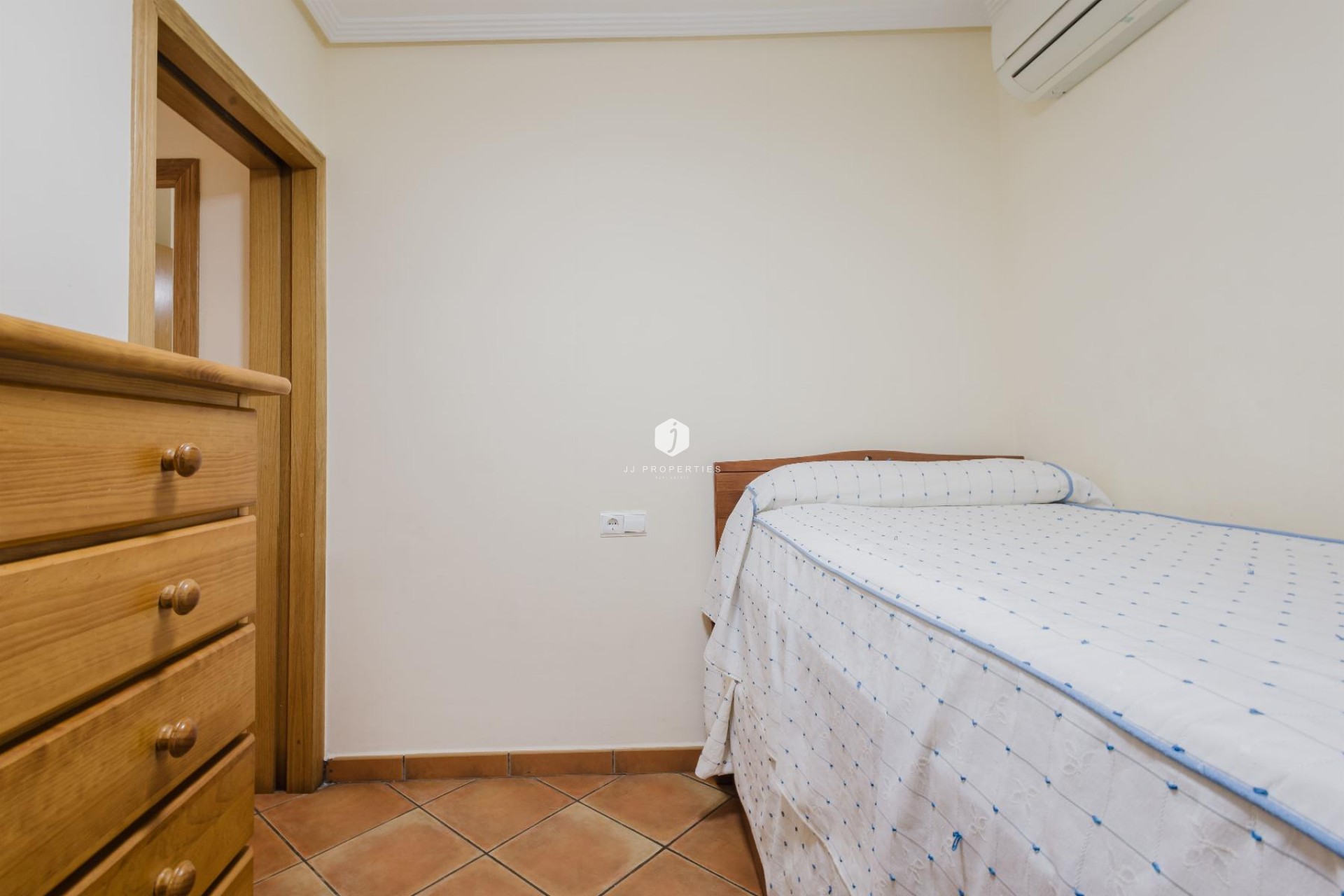 Resale - Bungalow -
Torrevieja - Costa Blanca