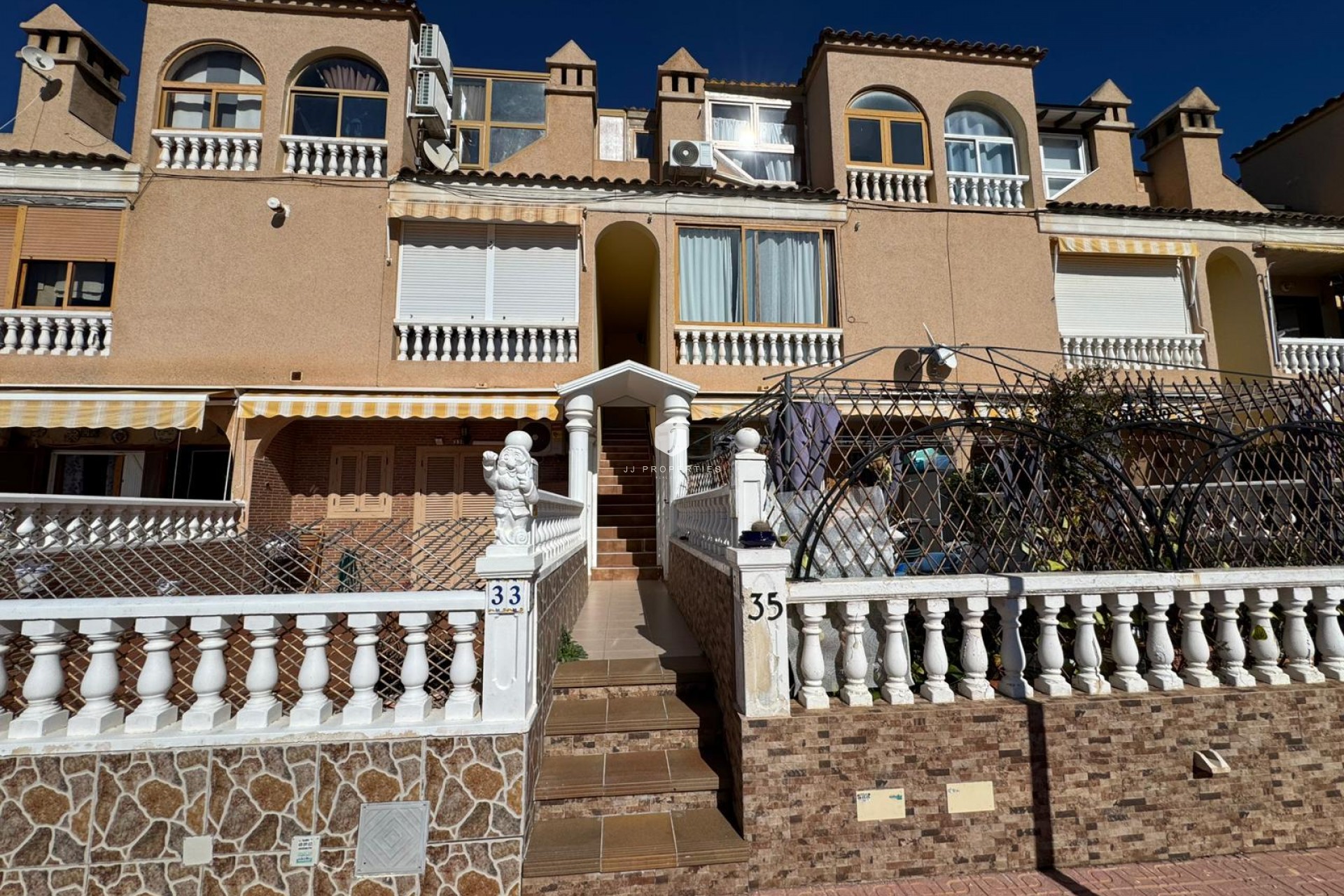 Resale - Bungalow -
Torrevieja - Costa Blanca