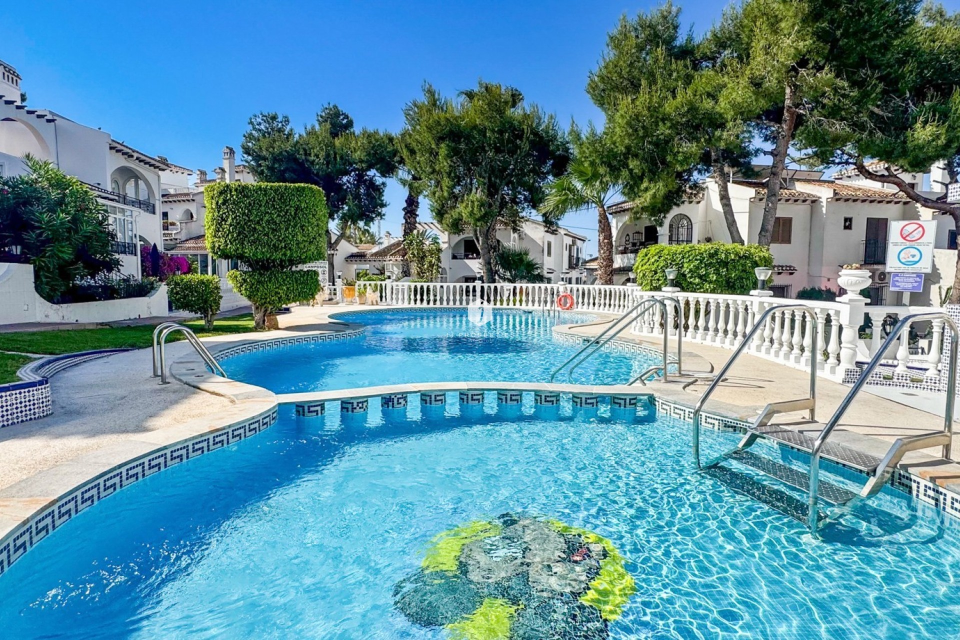 Resale - Bungalow -
Torrevieja - Costa Blanca