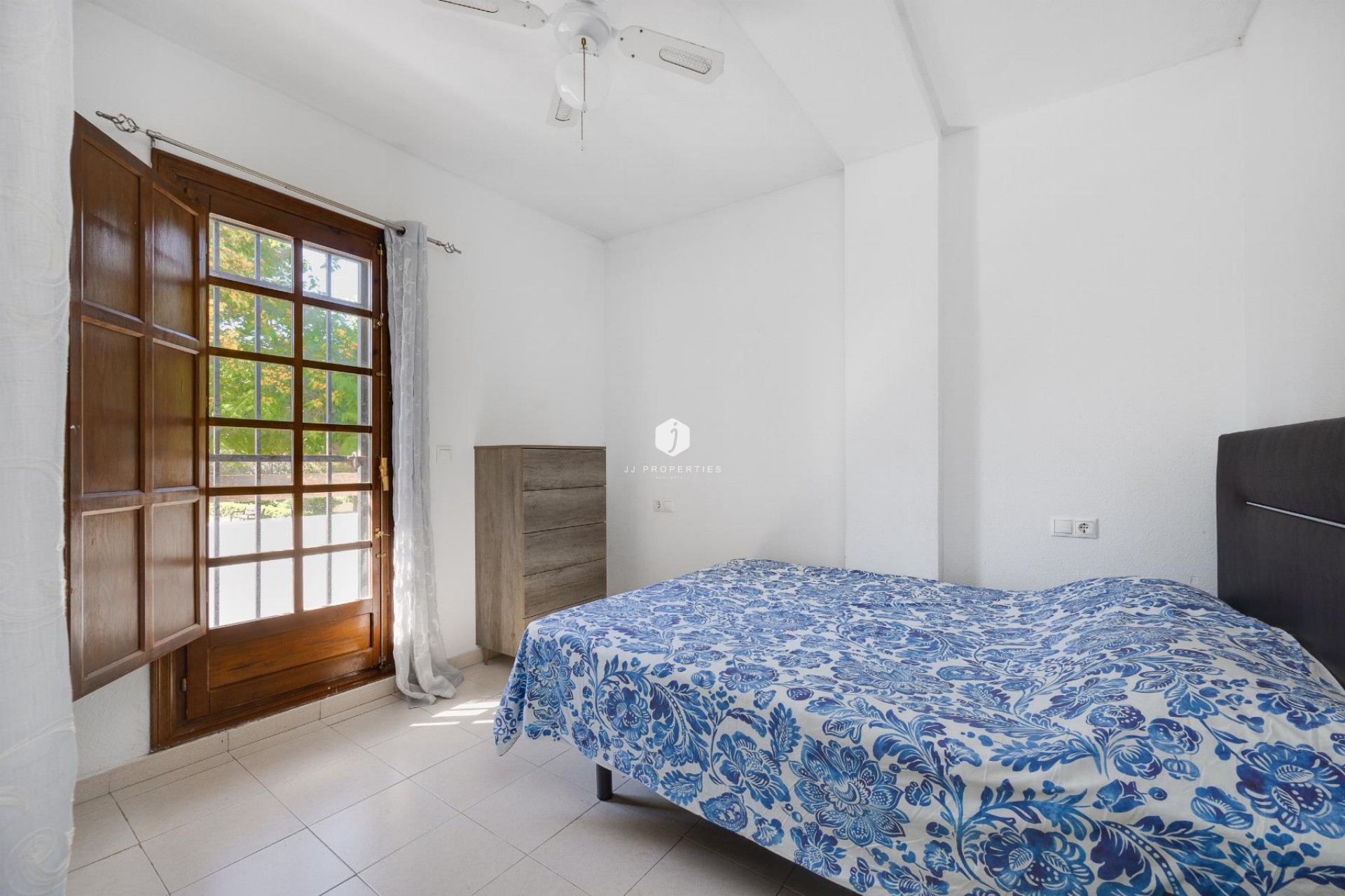 Resale - Bungalow -
Torrevieja - Costa Blanca