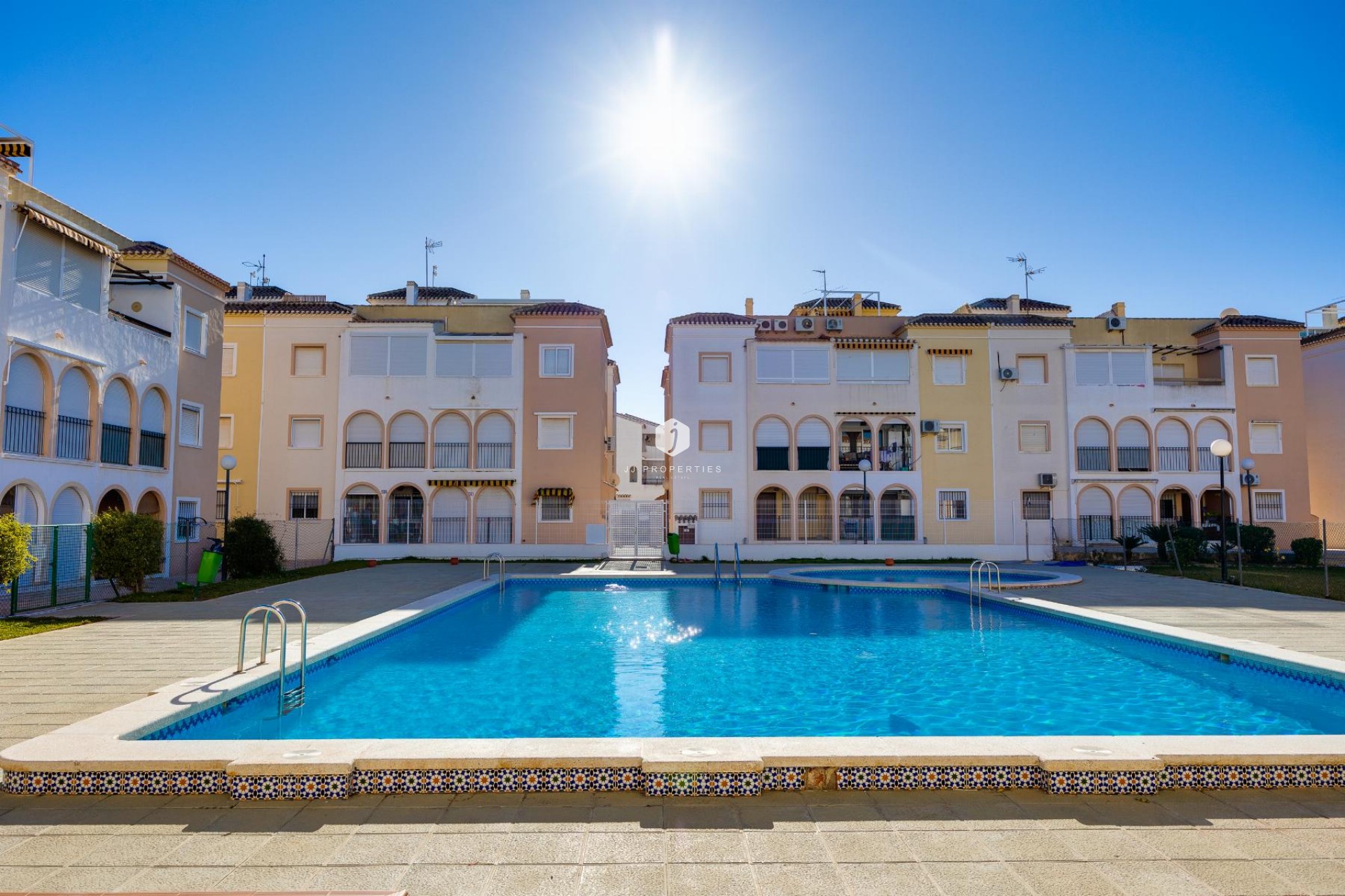 Resale - Bungalow -
Torrevieja - Costa Blanca