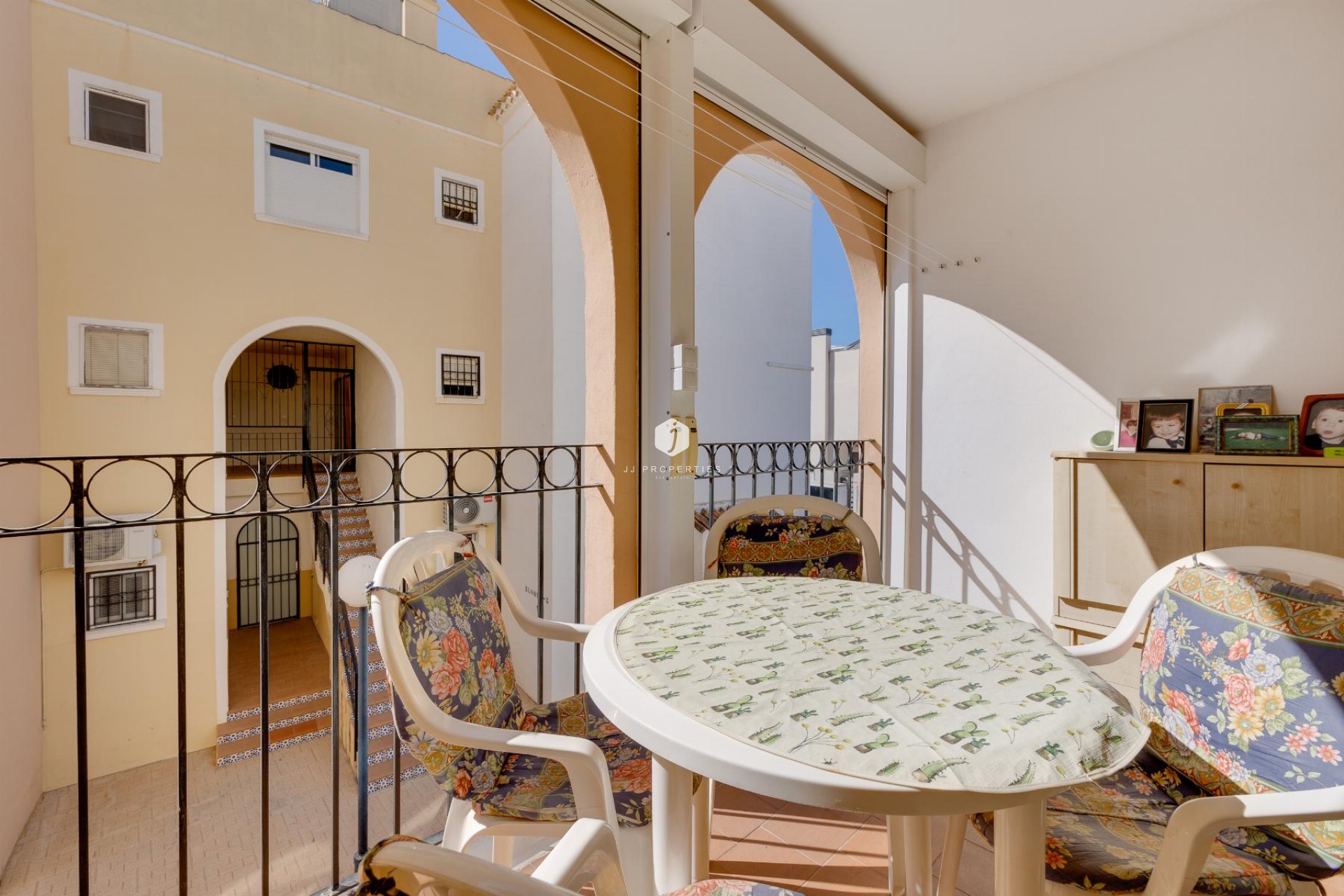 Resale - Bungalow -
Torrevieja - Costa Blanca