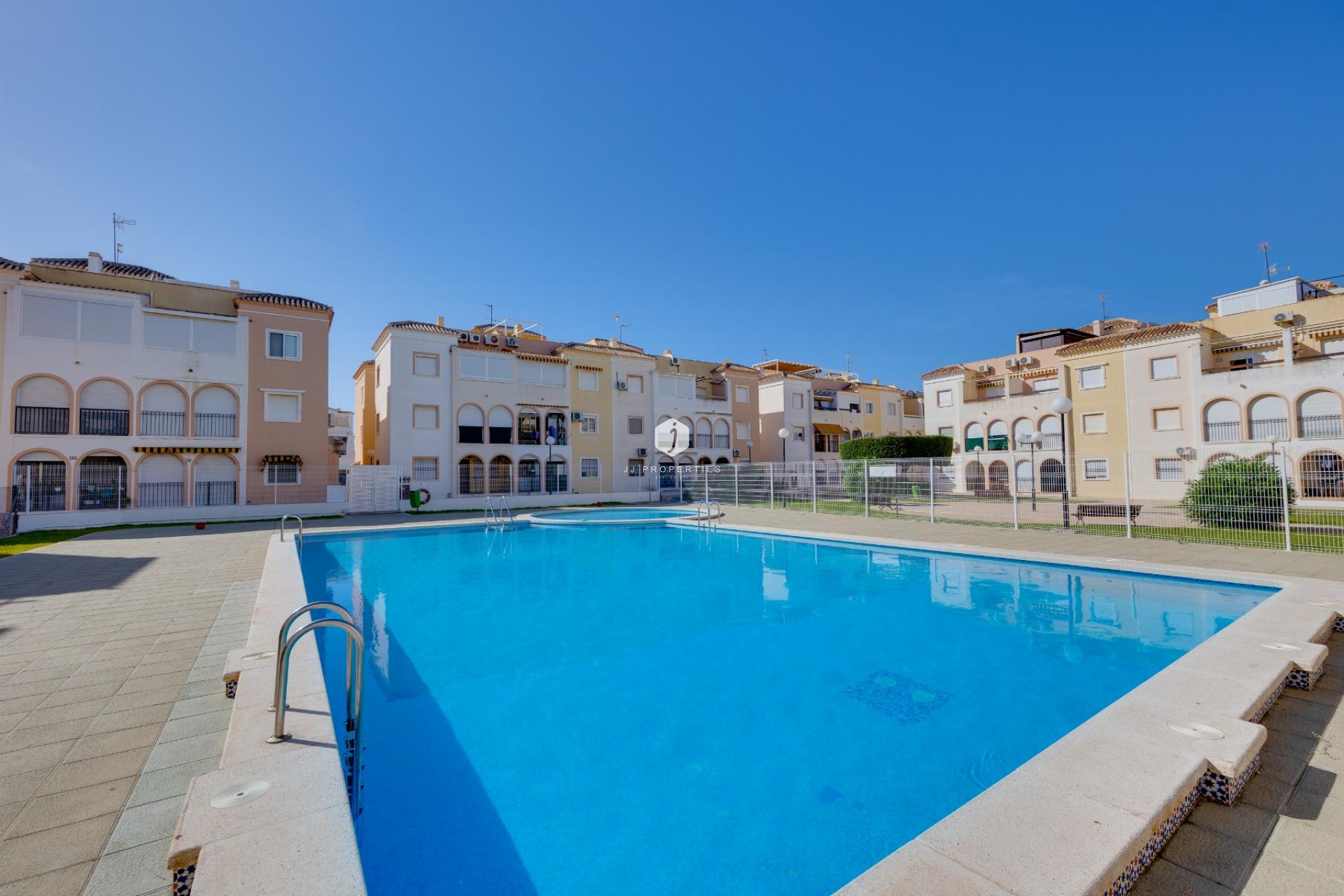 Resale - Bungalow -
Torrevieja - Costa Blanca
