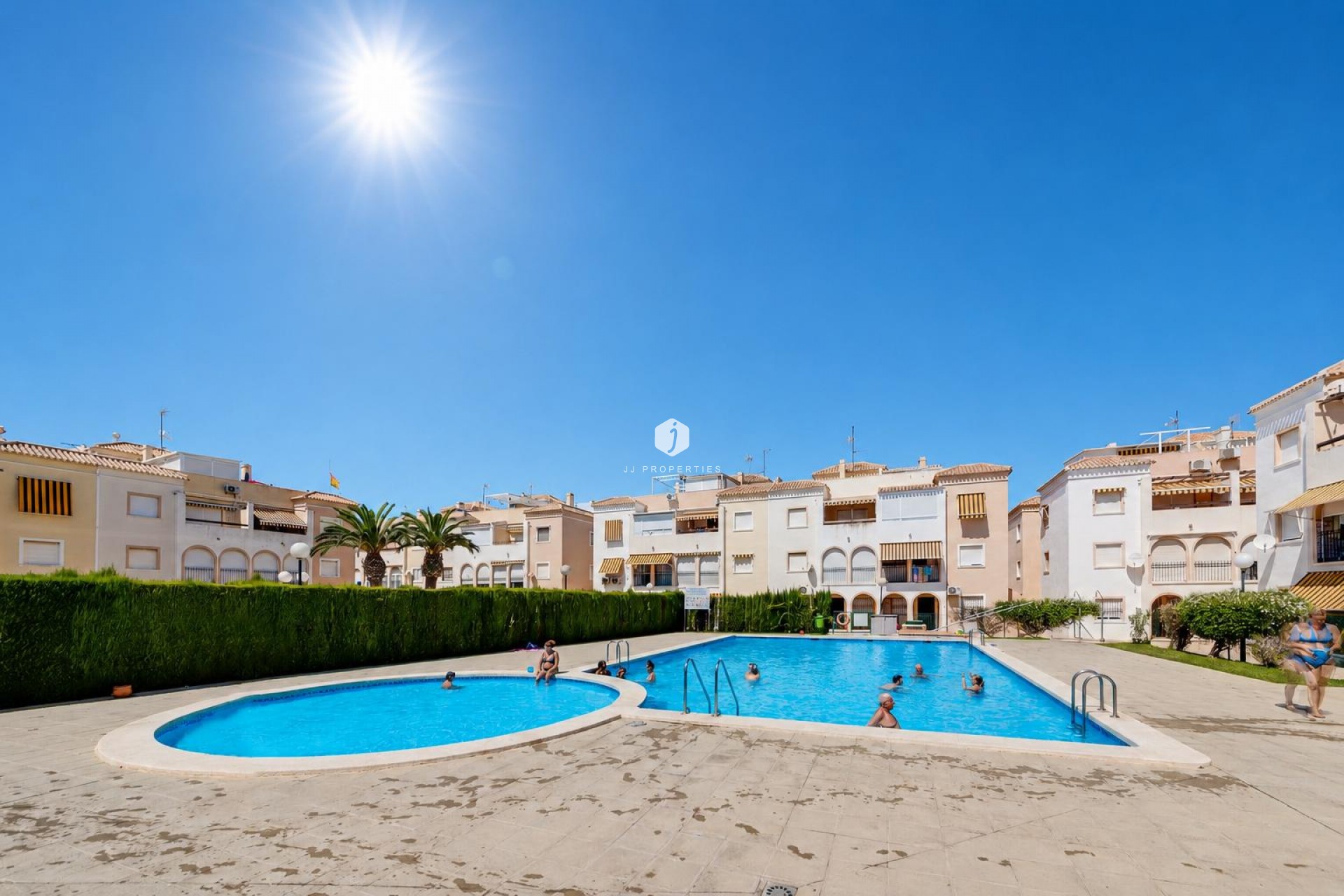 Resale - Bungalow -
Torrevieja - Costa Blanca