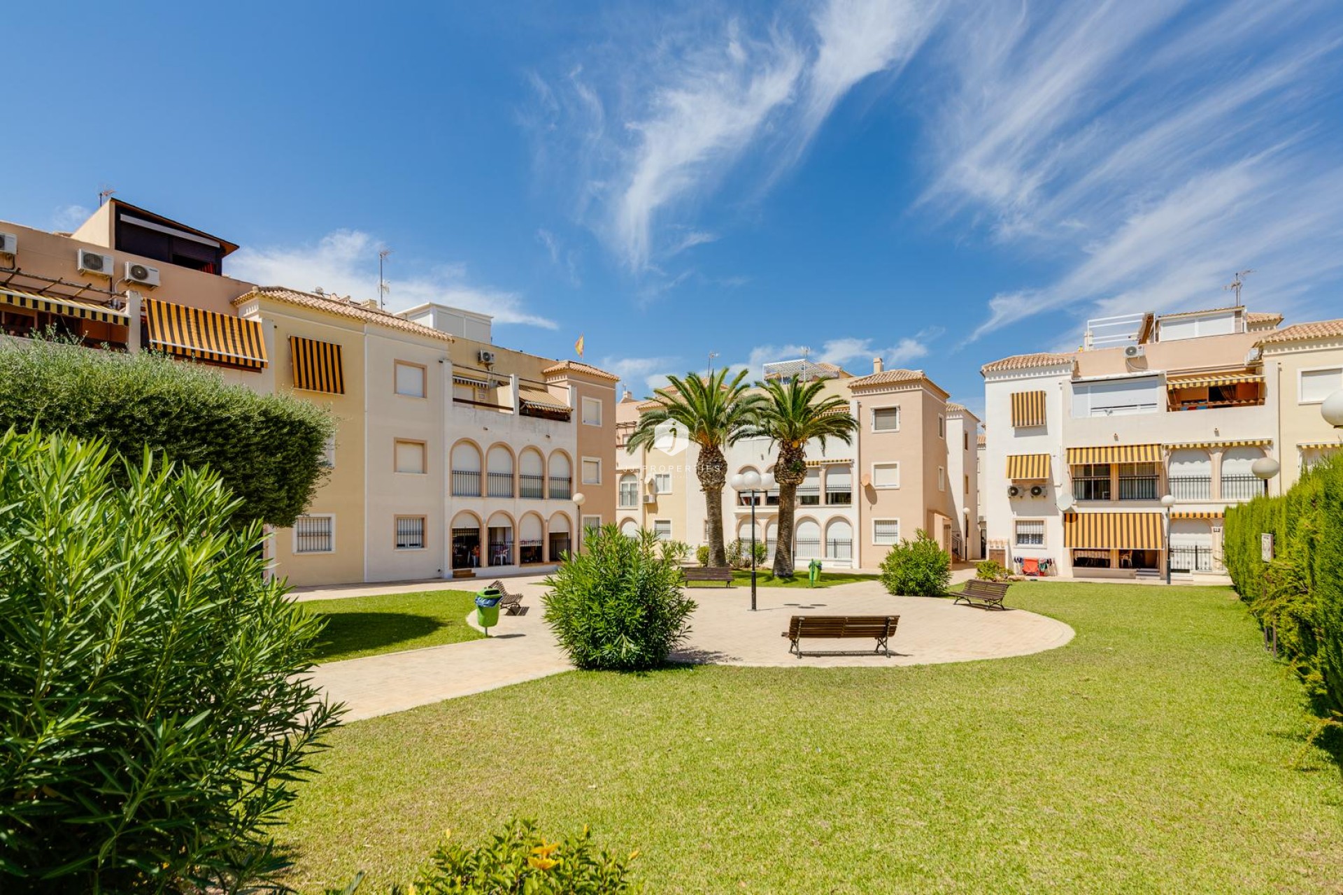 Resale - Bungalow -
Torrevieja - Costa Blanca