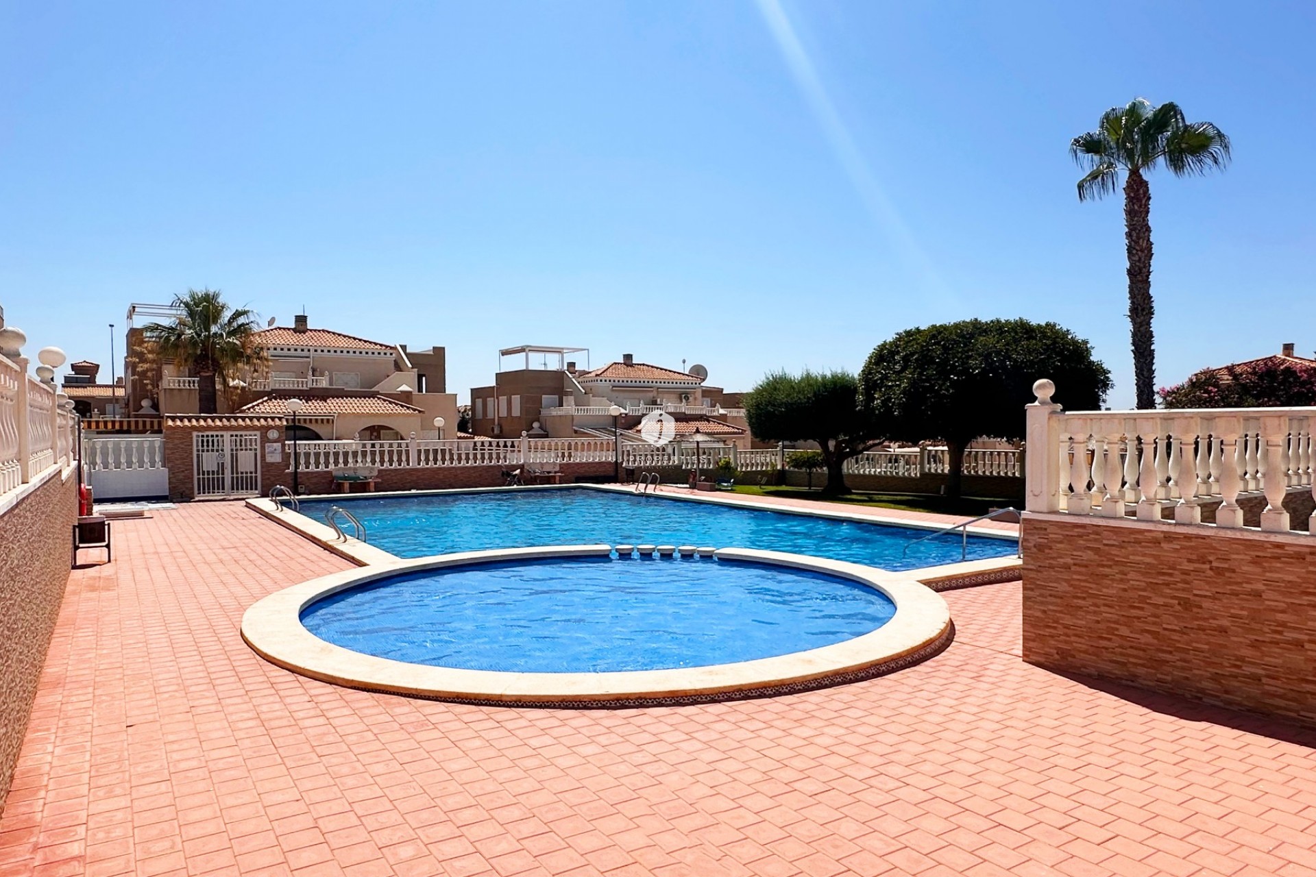 Resale - Bungalow -
Torrevieja - Costa Blanca