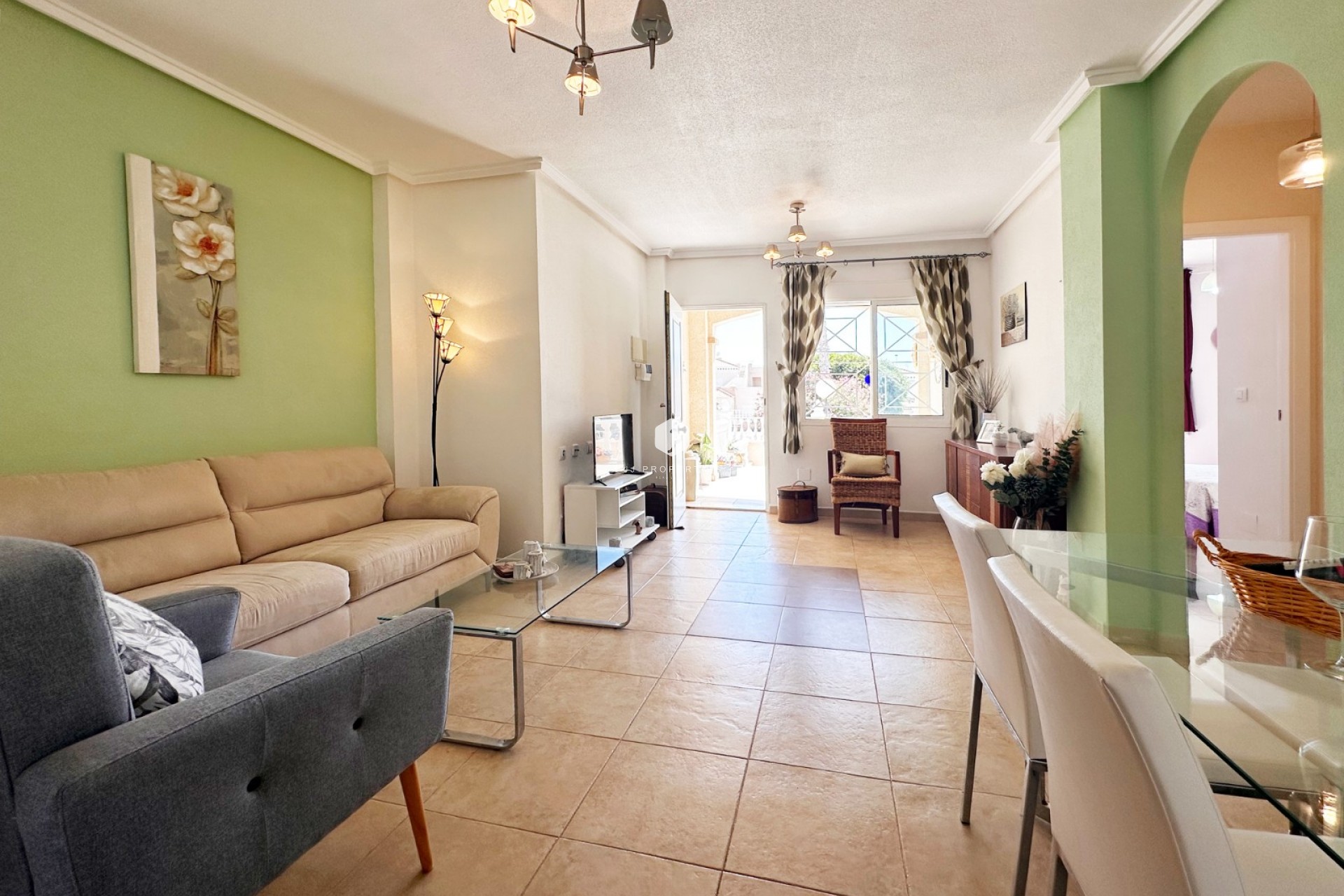 Resale - Bungalow -
Torrevieja - Costa Blanca