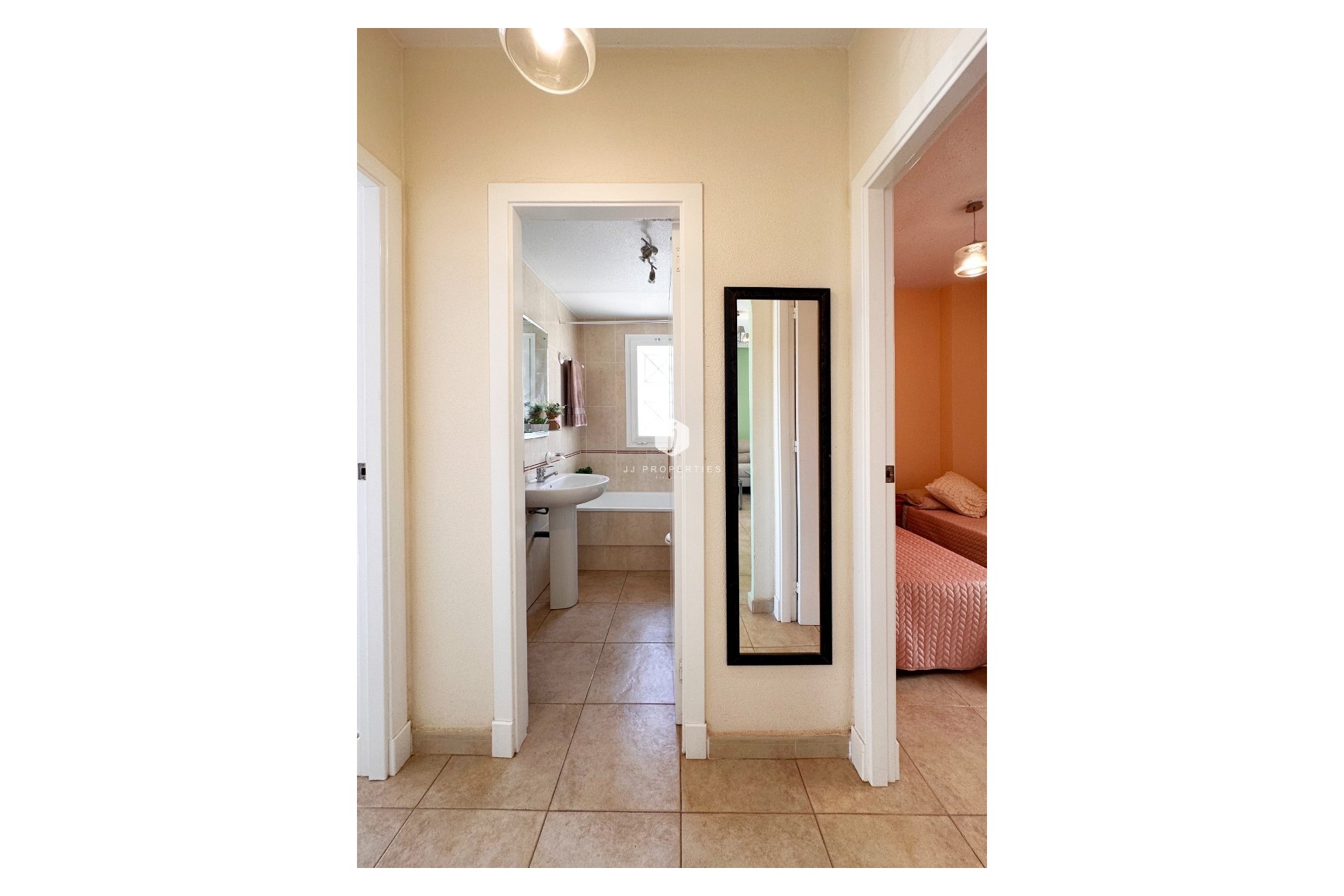 Resale - Bungalow -
Torrevieja - Costa Blanca