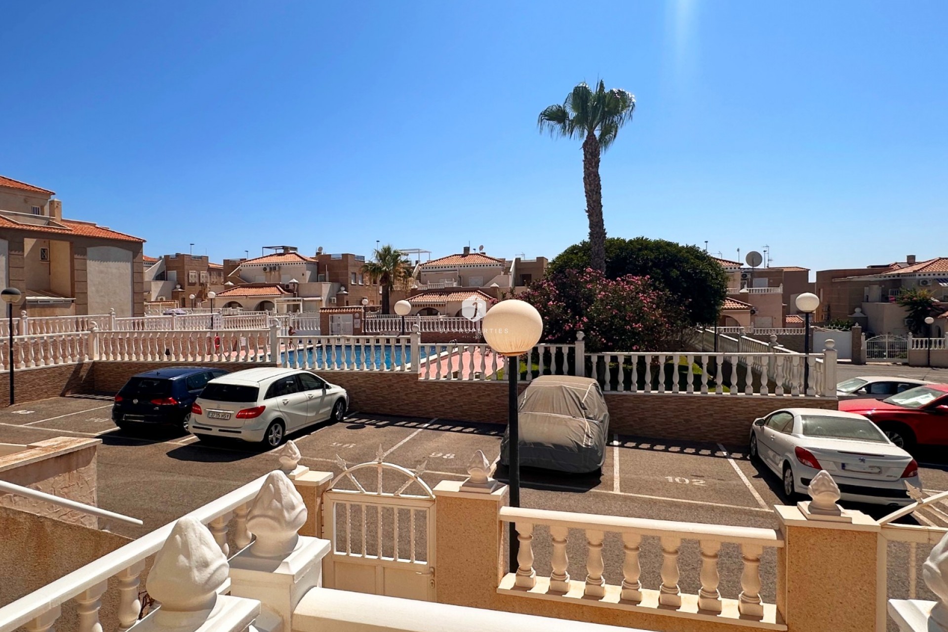 Resale - Bungalow -
Torrevieja - Costa Blanca