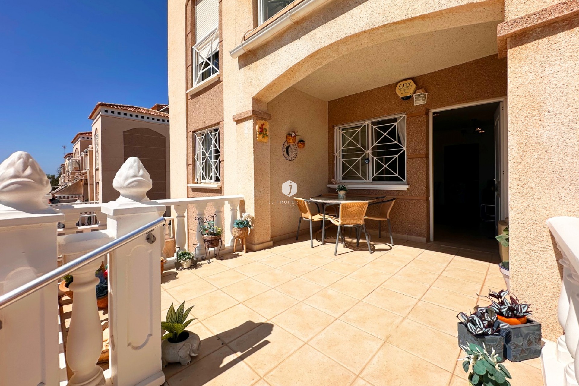 Resale - Bungalow -
Torrevieja - Costa Blanca