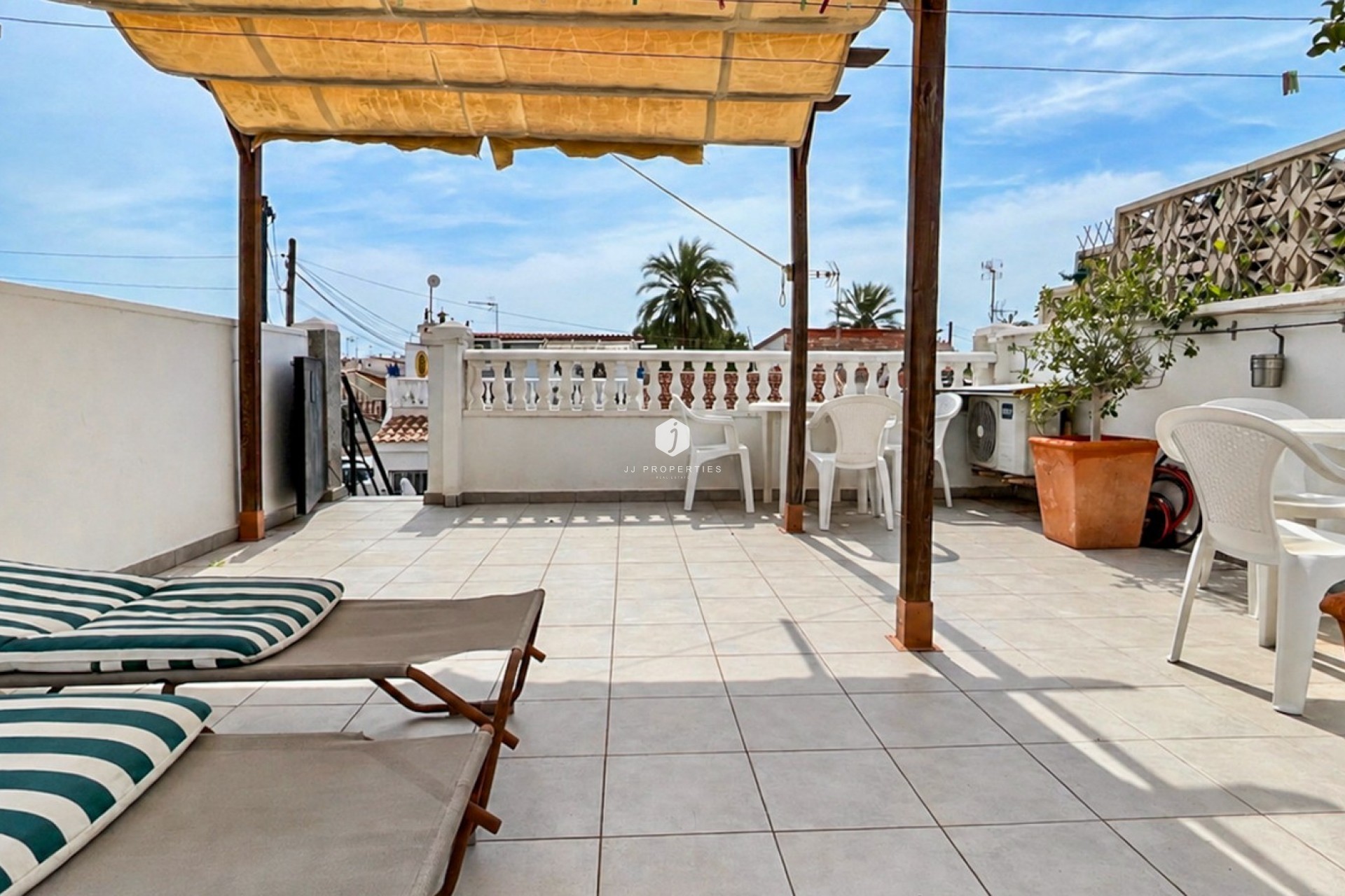 Resale - Bungalow -
Torrevieja - Costa Blanca