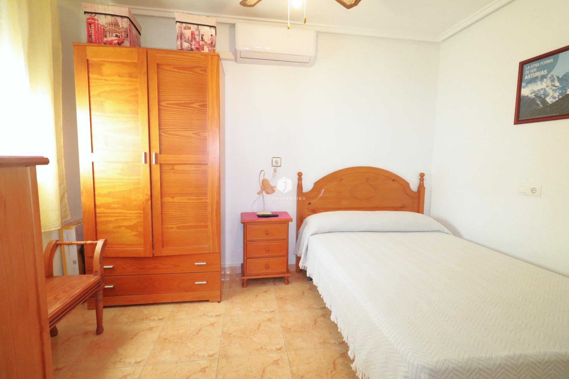 Resale - Bungalow -
Torrevieja - El Limonar