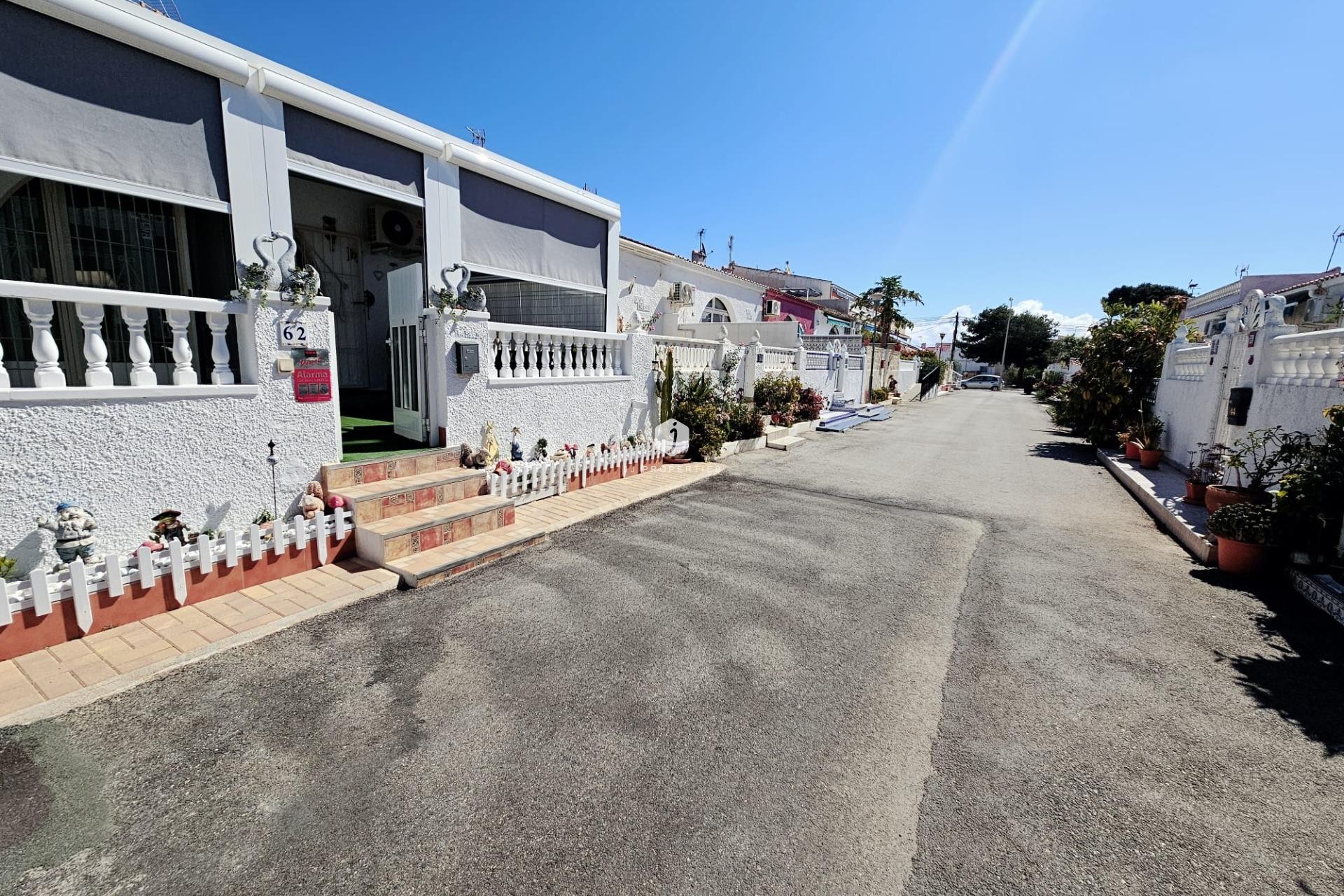 Resale - Bungalow -
Torrevieja - La Siesta - El Salado - Torreta