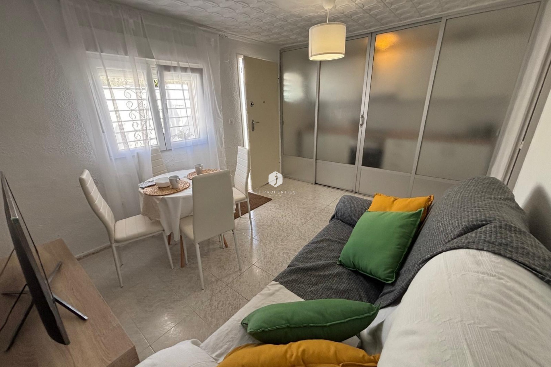 Resale - Bungalow -
Torrevieja - La Siesta - El Salado - Torreta