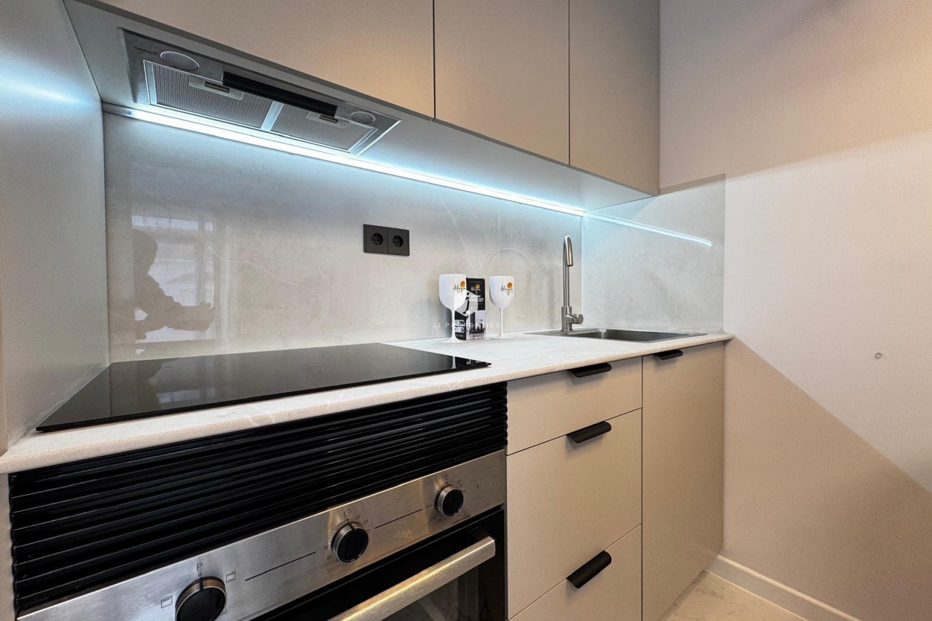 Resale - Bungalow -
Torrevieja - La Siesta - El Salado - Torreta