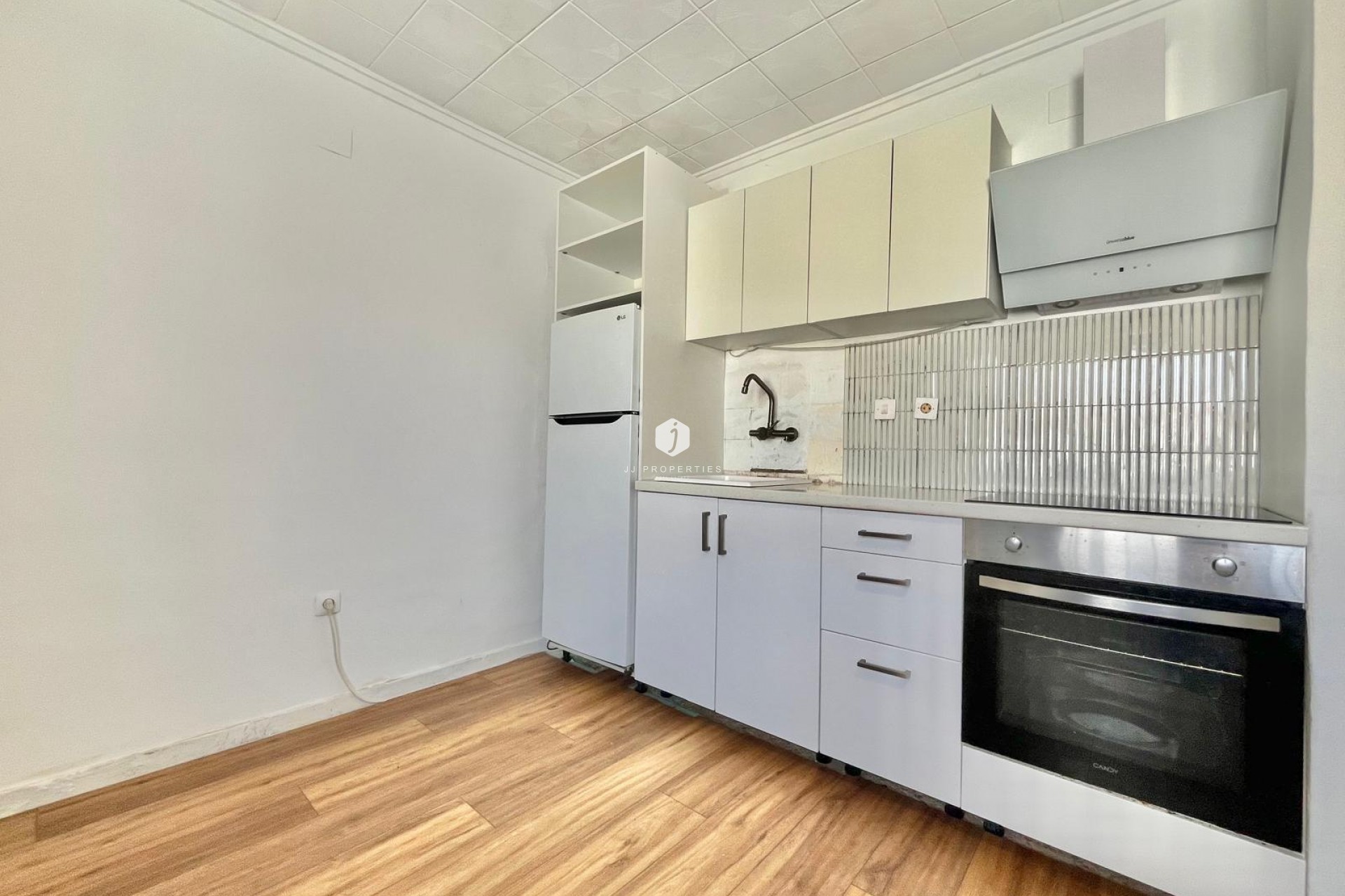 Resale - Bungalow -
Torrevieja - La Siesta - El Salado - Torreta