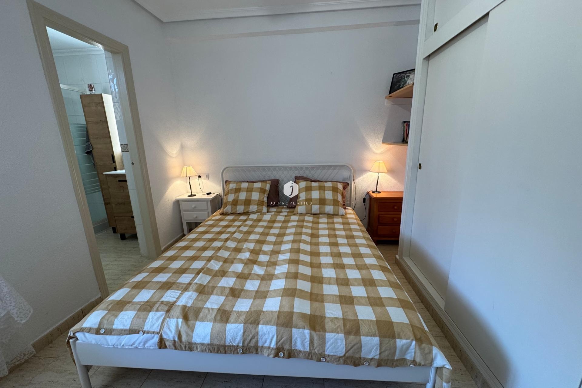 Resale - Bungalow -
Torrevieja - La Siesta - El Salado - Torreta
