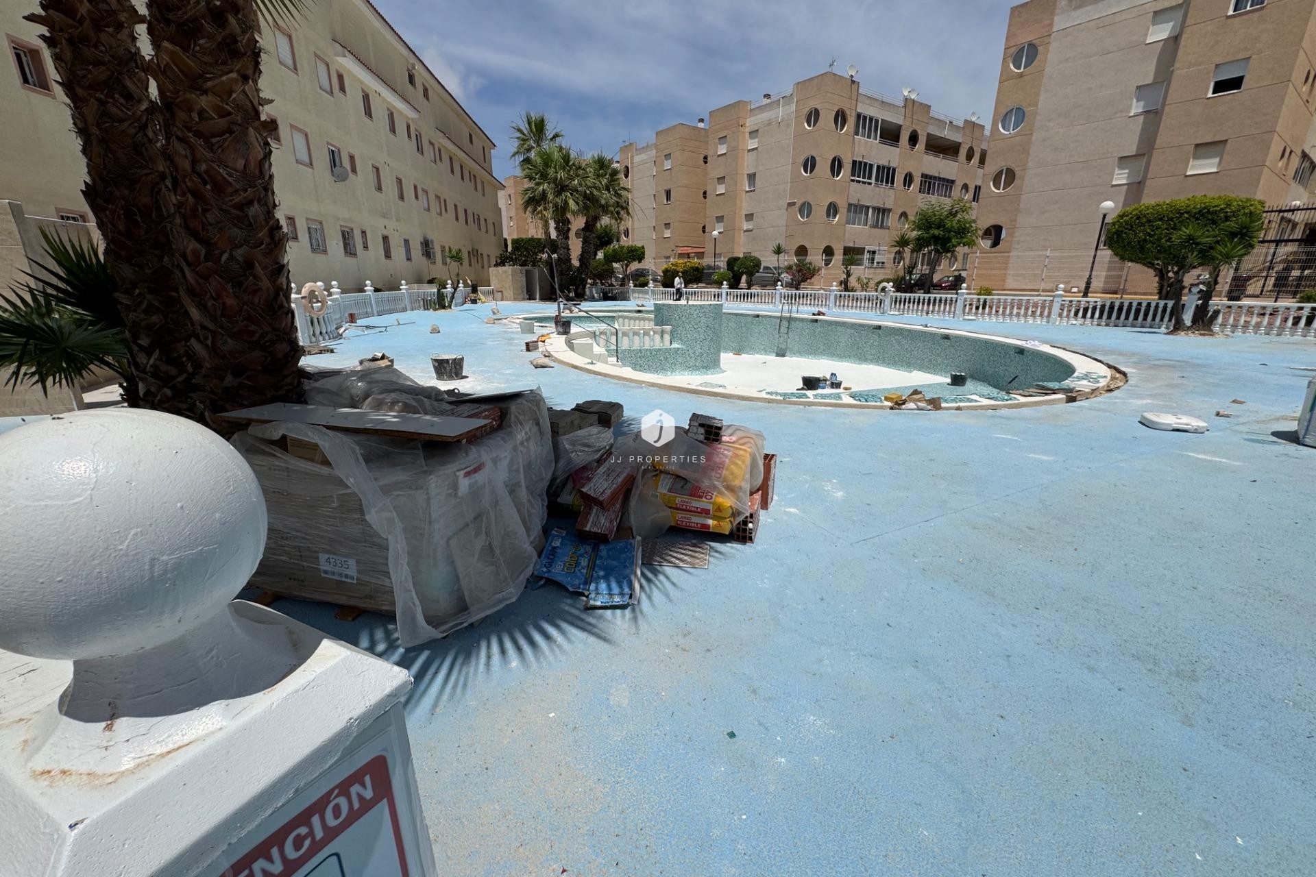 Resale - Bungalow -
Torrevieja - La Siesta - El Salado - Torreta