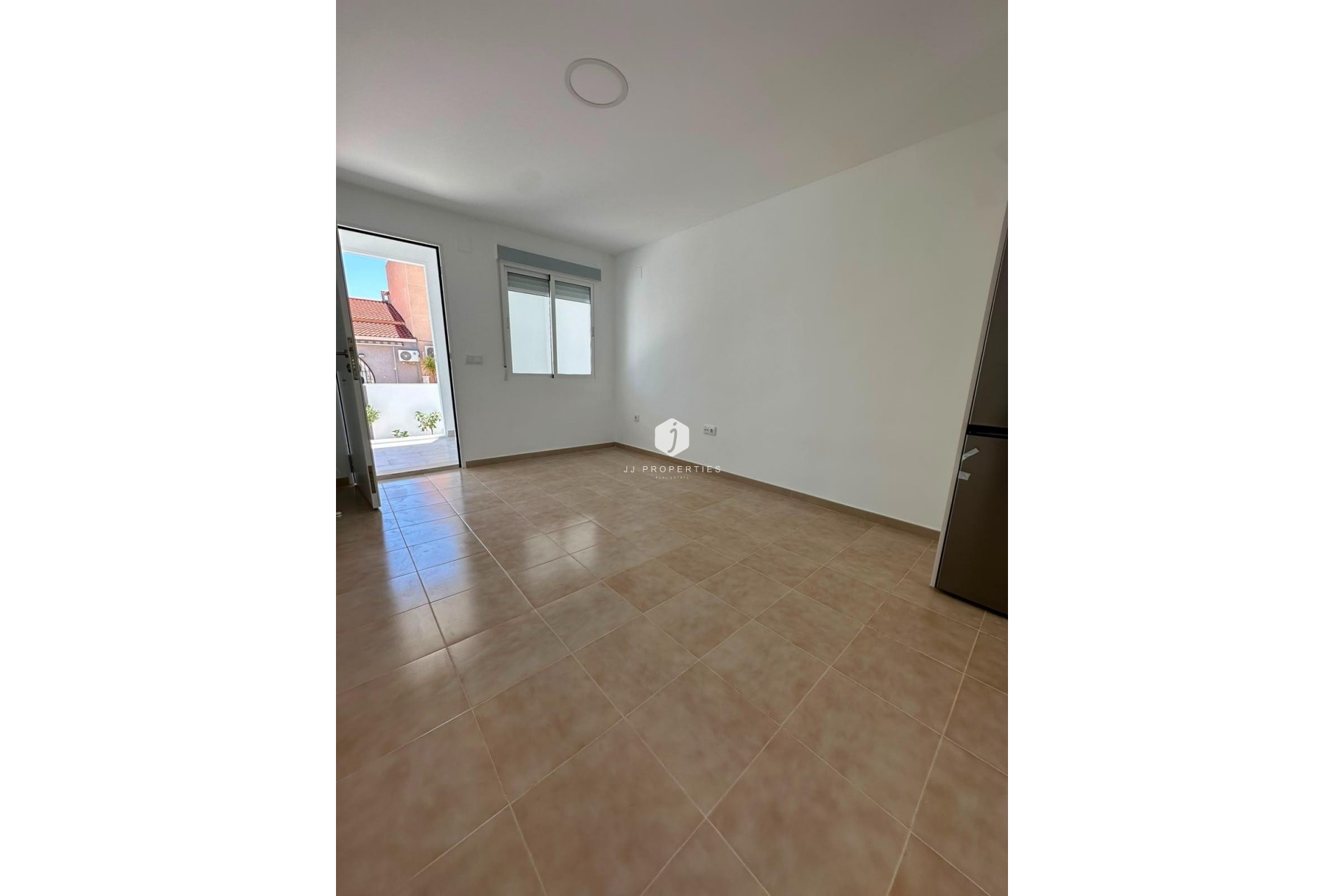 Resale - Bungalow -
Torrevieja - La Siesta - El Salado - Torreta