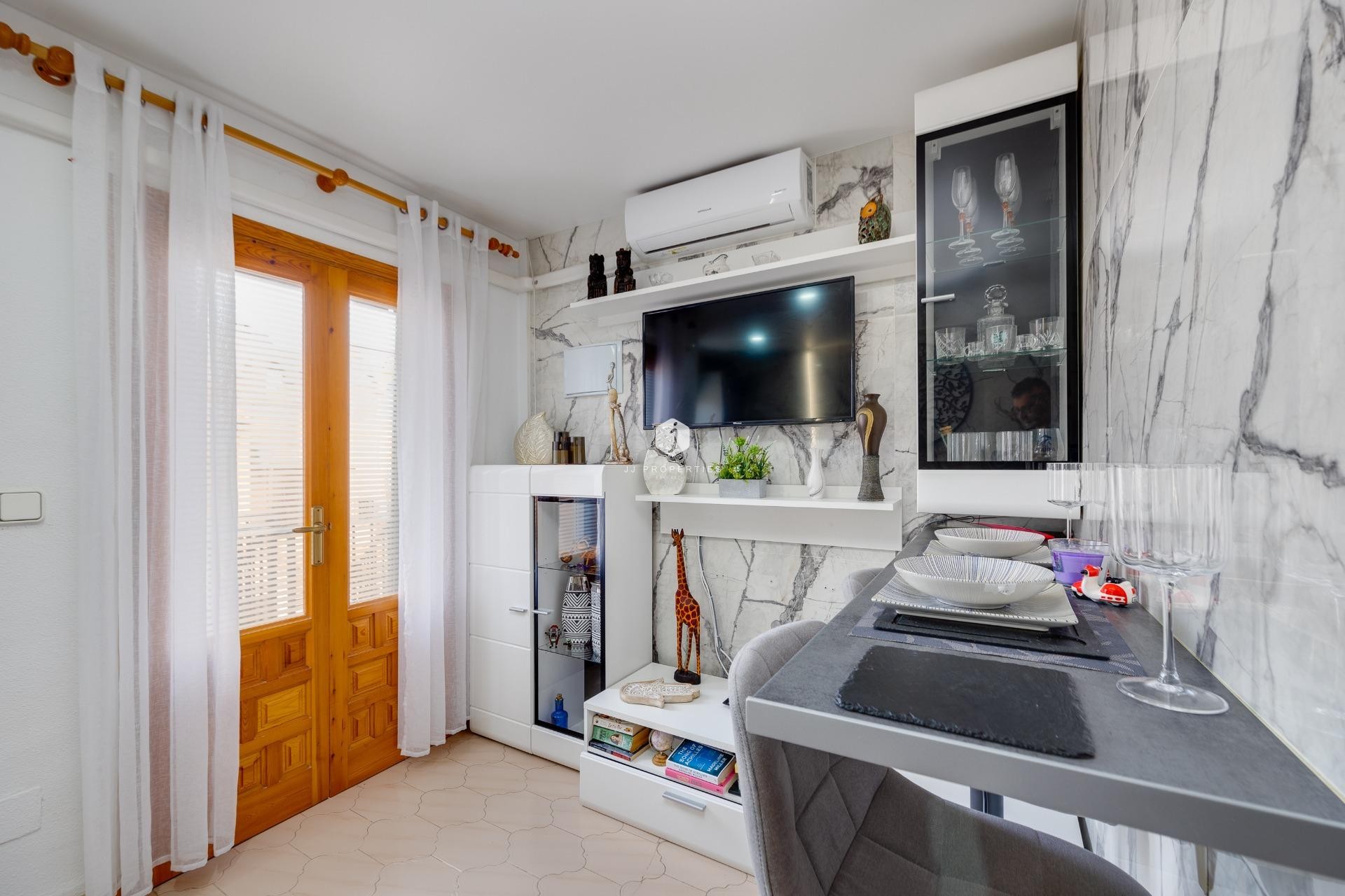 Resale - Bungalow -
Torrevieja - La Siesta - El Salado - Torreta