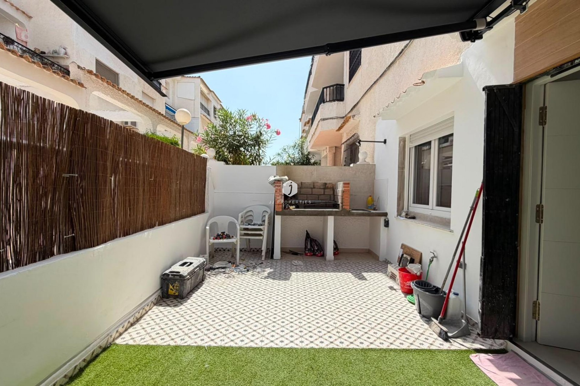 Resale - Bungalow -
Torrevieja - La veleta