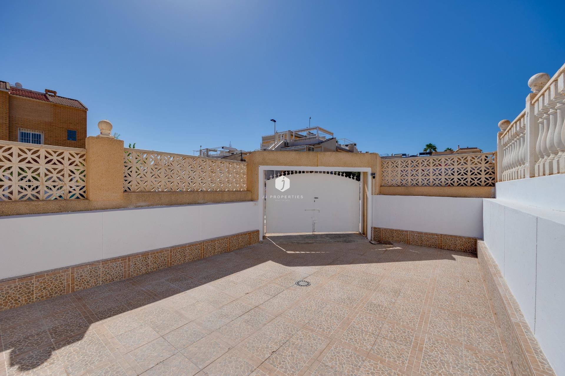 Resale - Bungalow -
Torrevieja - Los Frutales