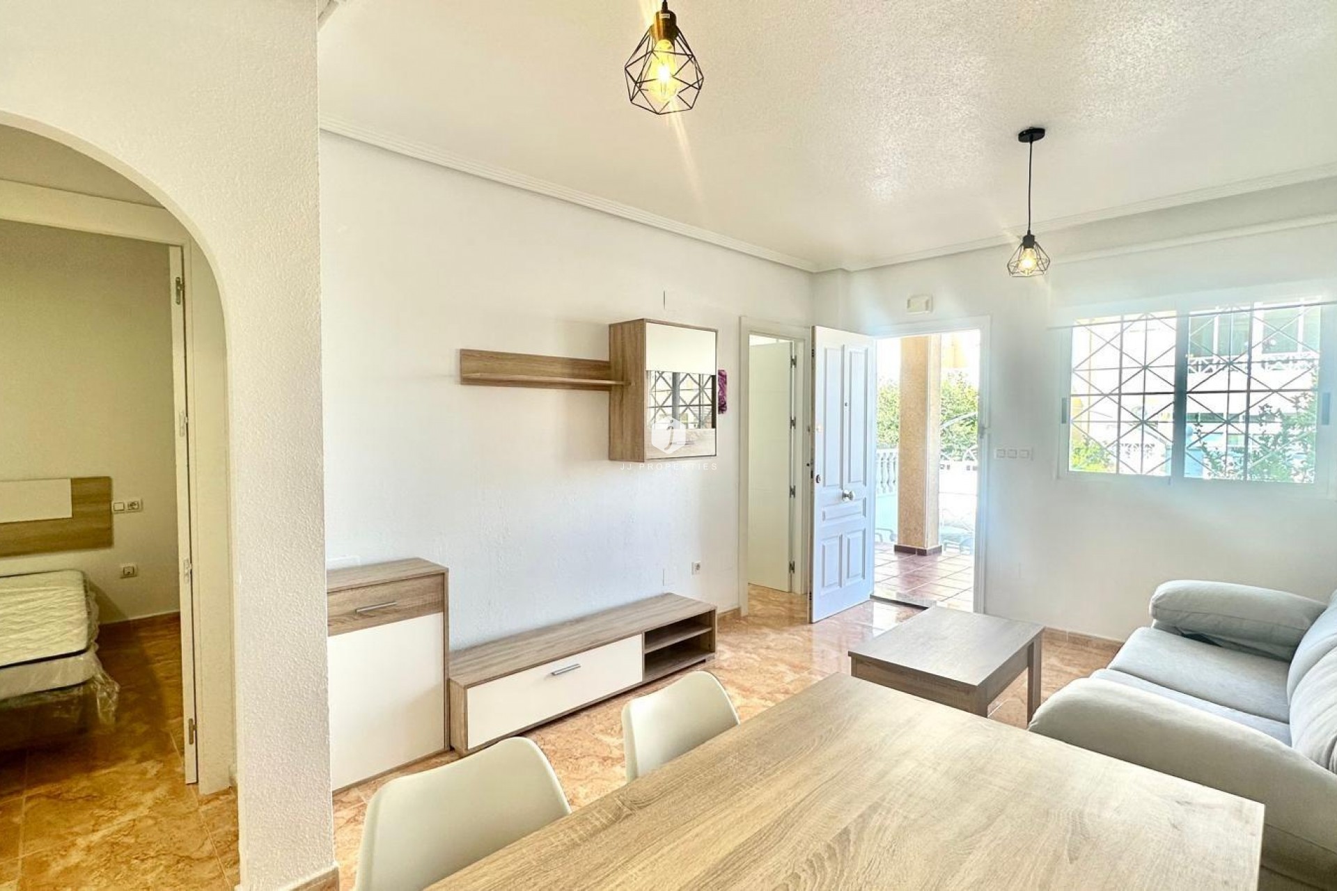 Resale - Bungalow -
Torrevieja - Playa de los Locos