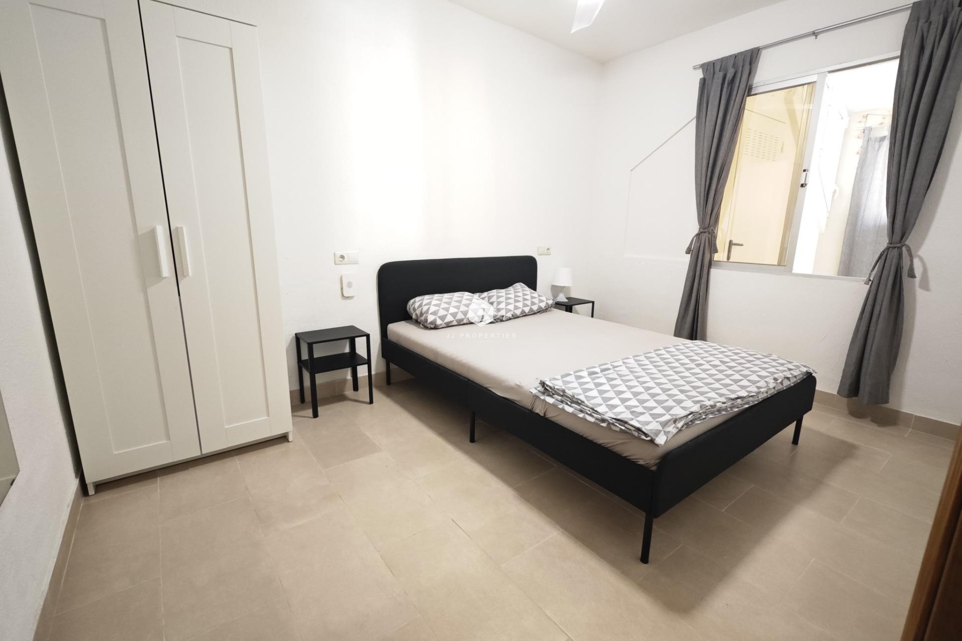 Resale - Bungalow -
Torrevieja - Playa del Cura