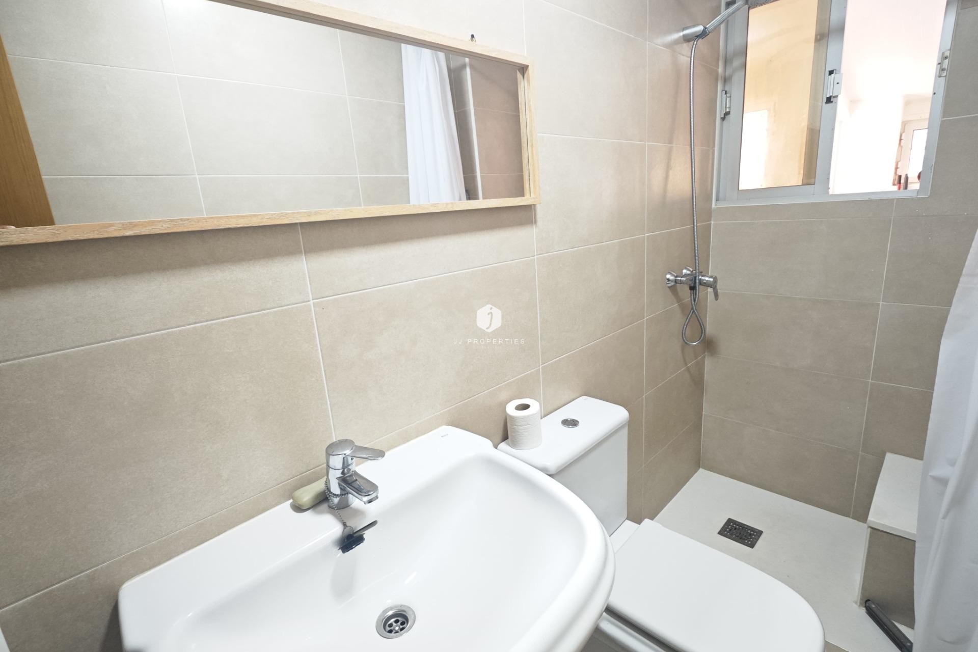 Resale - Bungalow -
Torrevieja - Playa del Cura