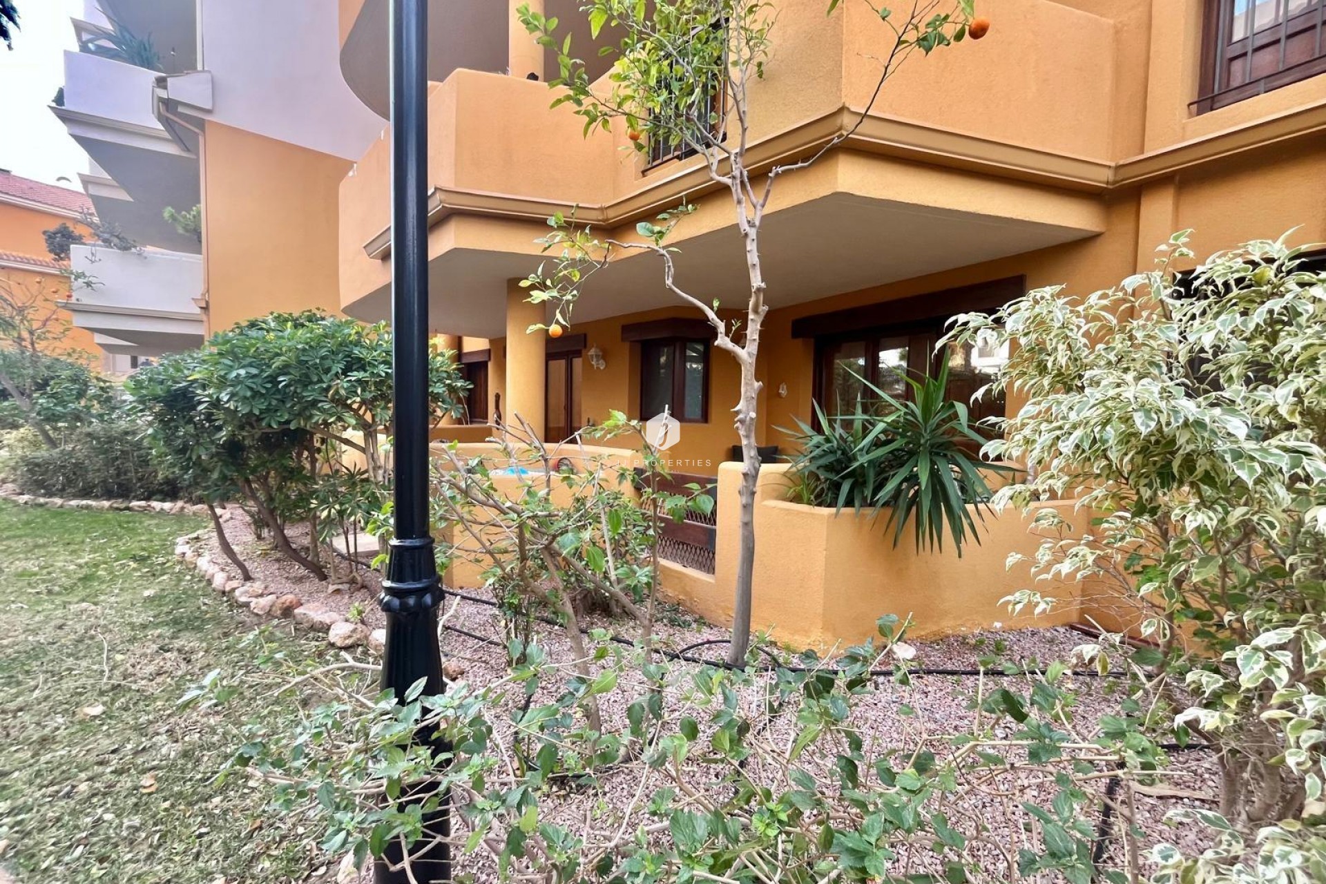 Resale - Bungalow -
Torrevieja - Punta prima