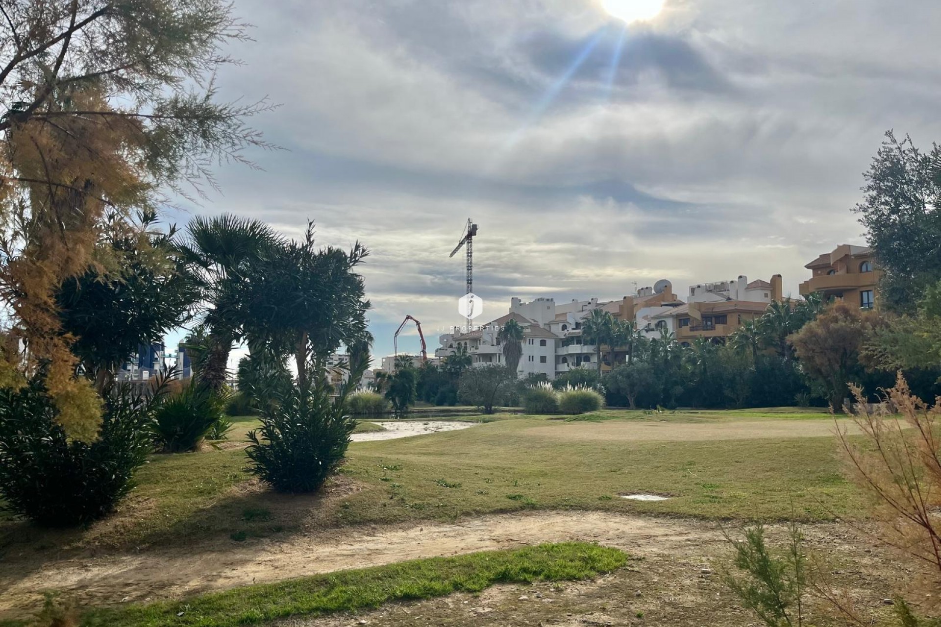 Resale - Bungalow -
Torrevieja - Punta prima