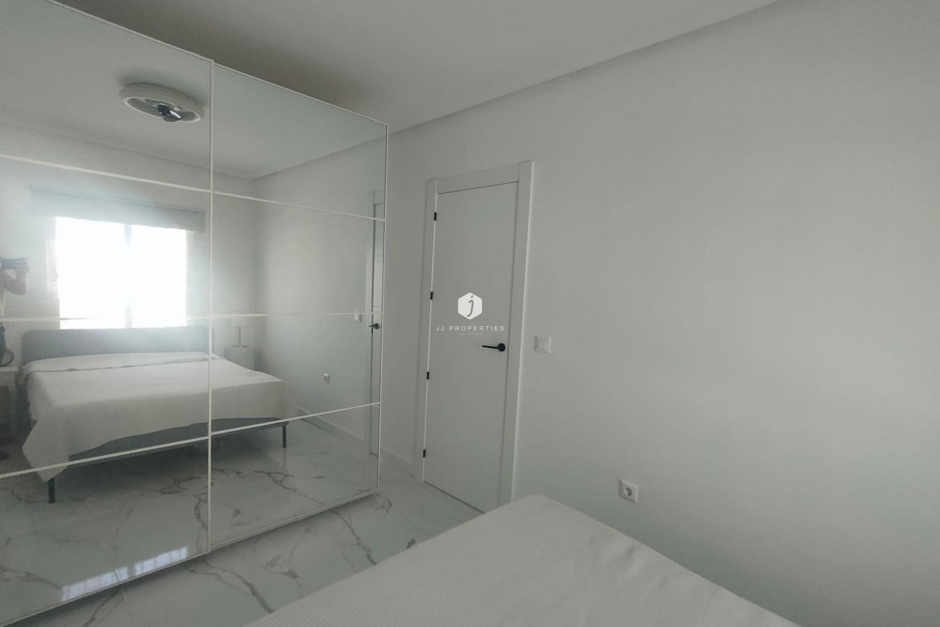 Resale - Bungalow -
Torrevieja - Rosaleda-los Frutales