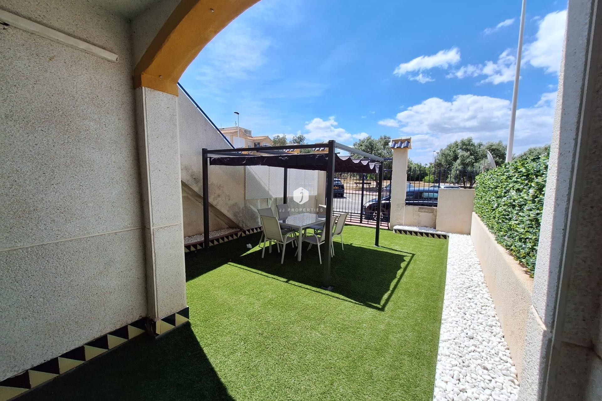 Resale - Bungalow -
Torrevieja - Sector 25