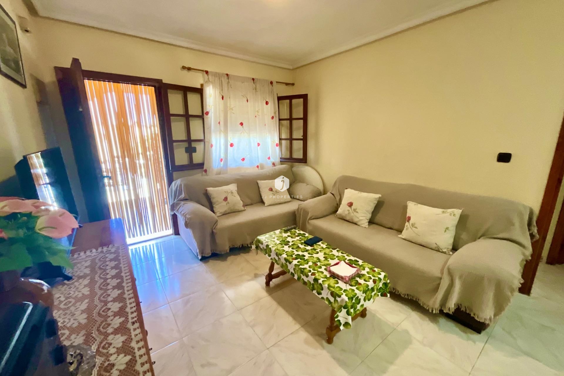 Resale - Bungalow -
Torrevieja - Torreblanca