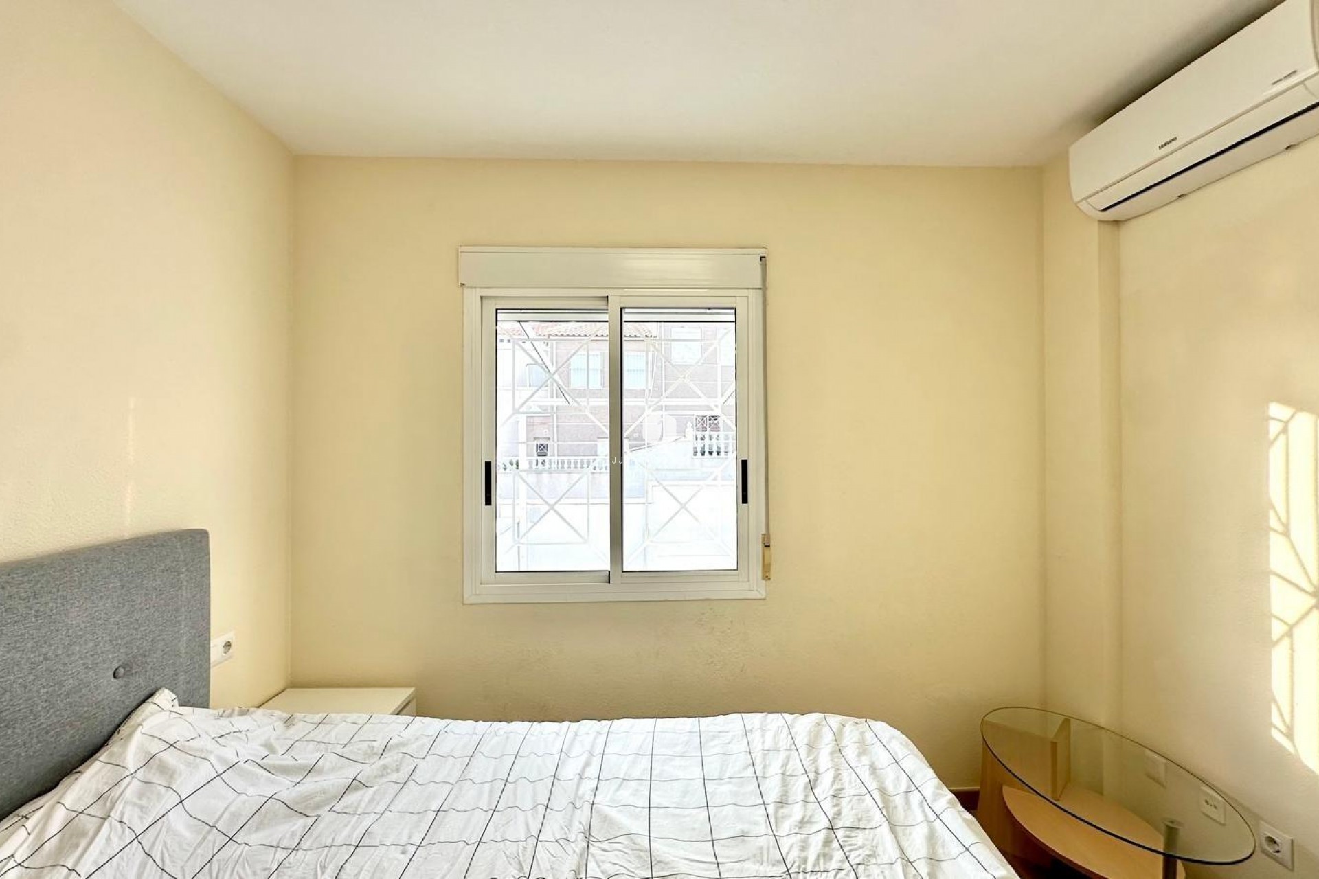 Resale - Bungalow -
Torrevieja - Torreblanca