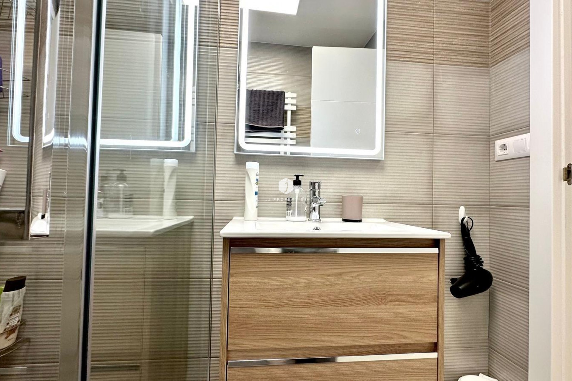 Resale - Bungalow -
Torrevieja - Torreblanca