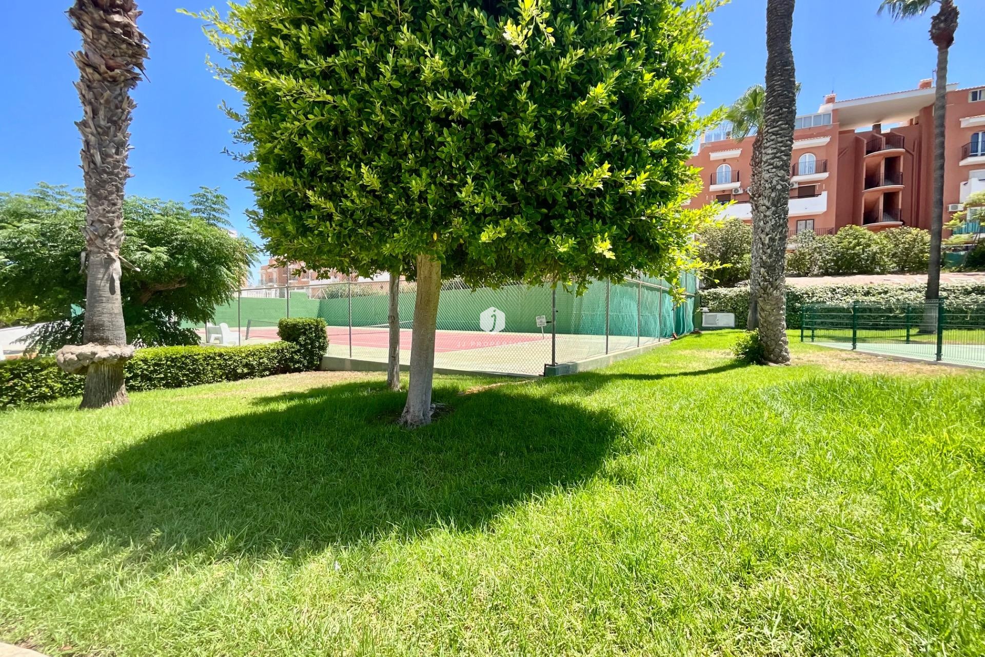 Resale - Bungalow -
Torrevieja - Torreblanca